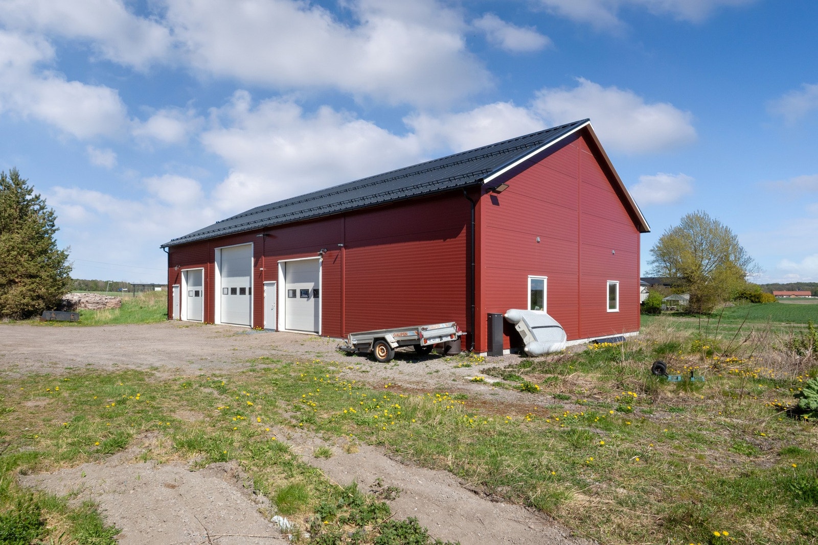 Stor flott driftsbygning fra ca. 2020 på 286 kvm - fleksible bruksmuligheter! Galleribilde