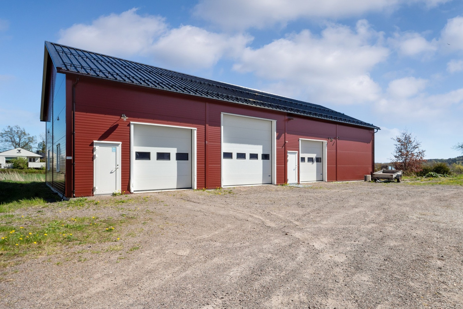Driftsbygningen består av stort åpen rom og har meget god takhøyde. Galleribilde