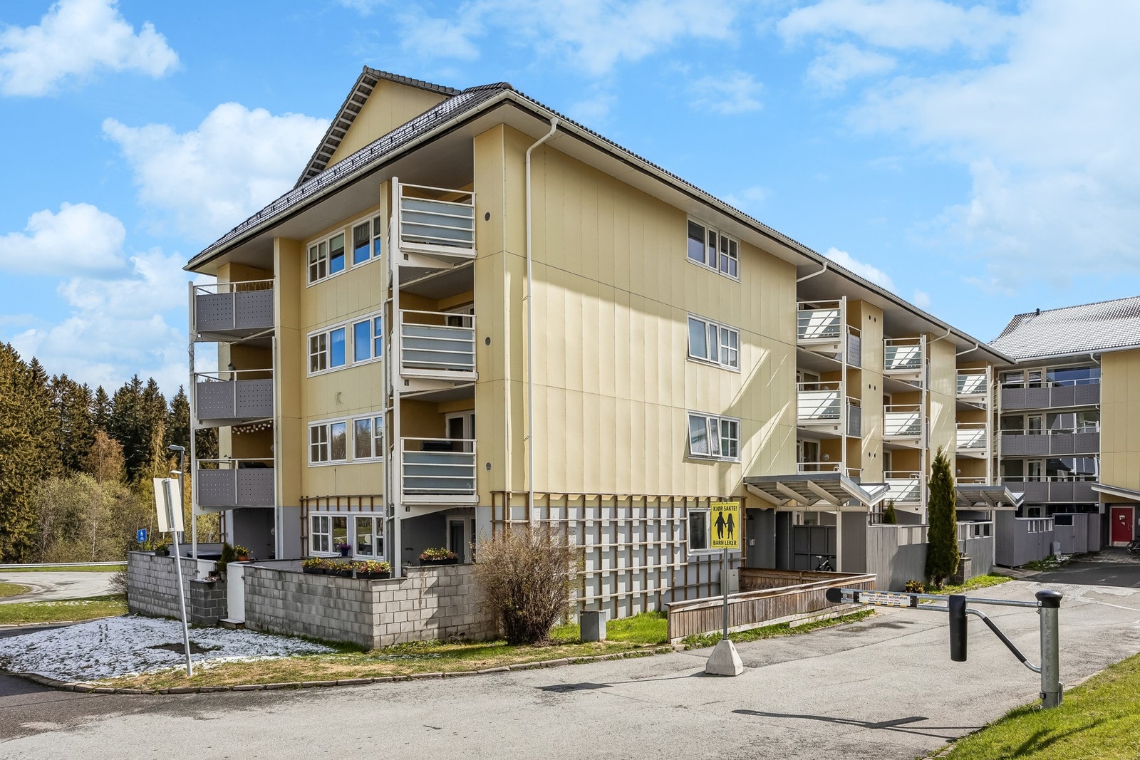 EIE eiendomsmegling ved Yasin Unal har gleden av å presentere Nedre Flatåsveg 23A! Galleribilde
