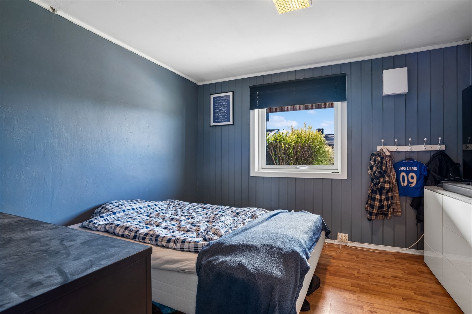 Boligen har tre soverom, hvor to er i underetasje. Galleribilde