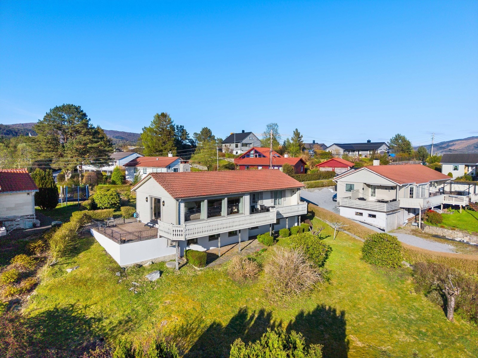 Velkommen til Haugvegen 26 ! Eiendommen presenteres av Eiendomsmegler Norge v/ Harald H Løndal Galleribilde