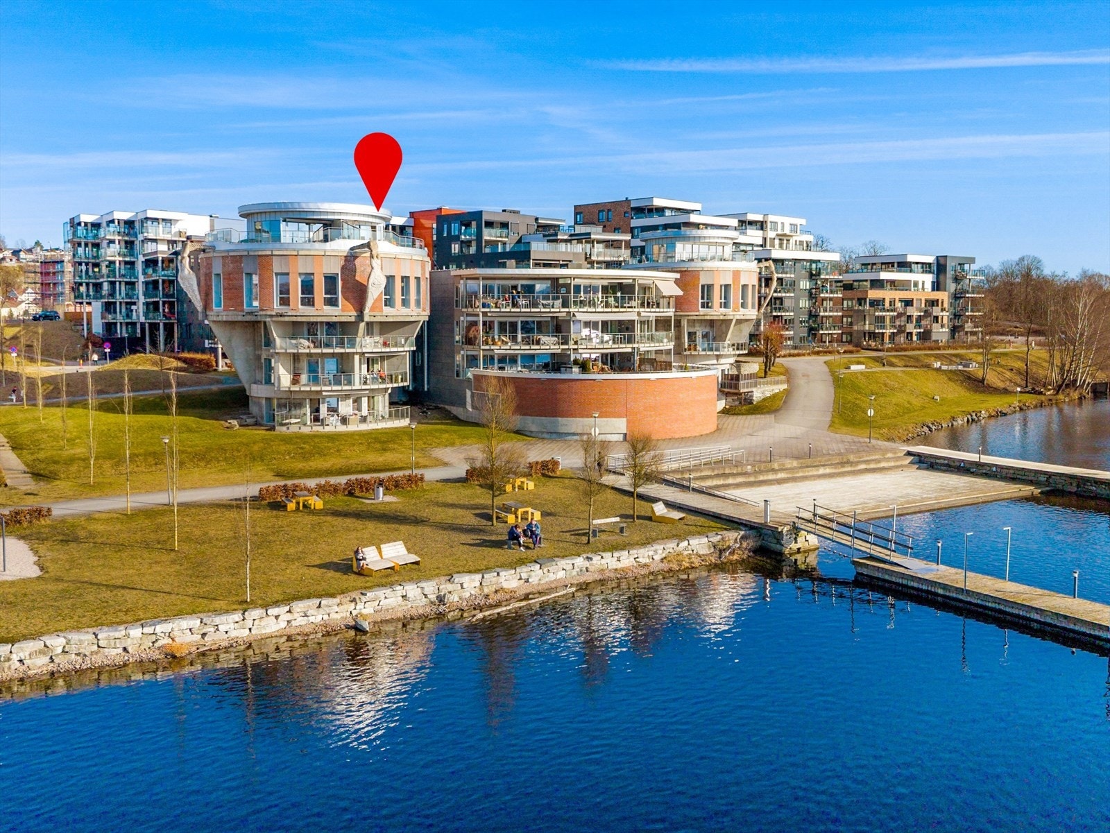EiendomsMegler1 ved Stein Nordberg presenterer Klosterhagen 41! - Unik, solrik toppleilighet med panorama-utsikt, Klosterøya Vest
Foto: Inbovi Galleribilde