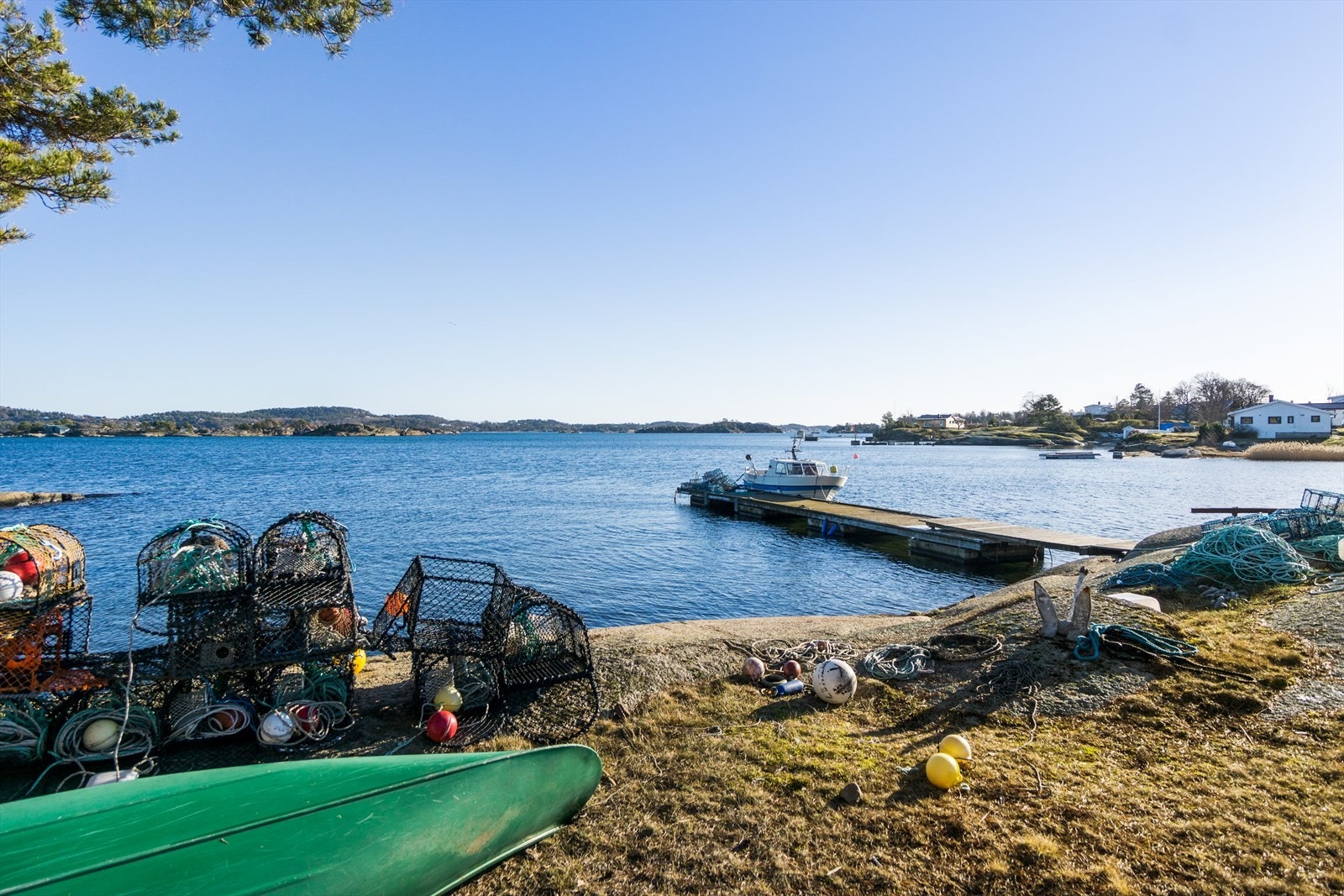 Egen bryggeplass der båten ligger. Galleribilde