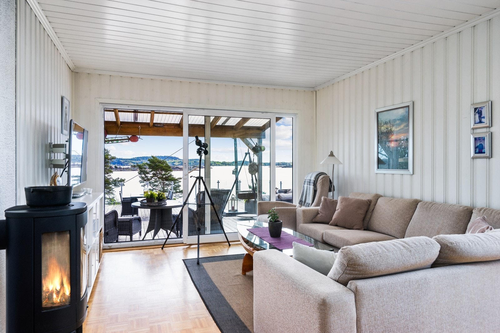 Utgang til terrassen fra skyvedør. Galleribilde