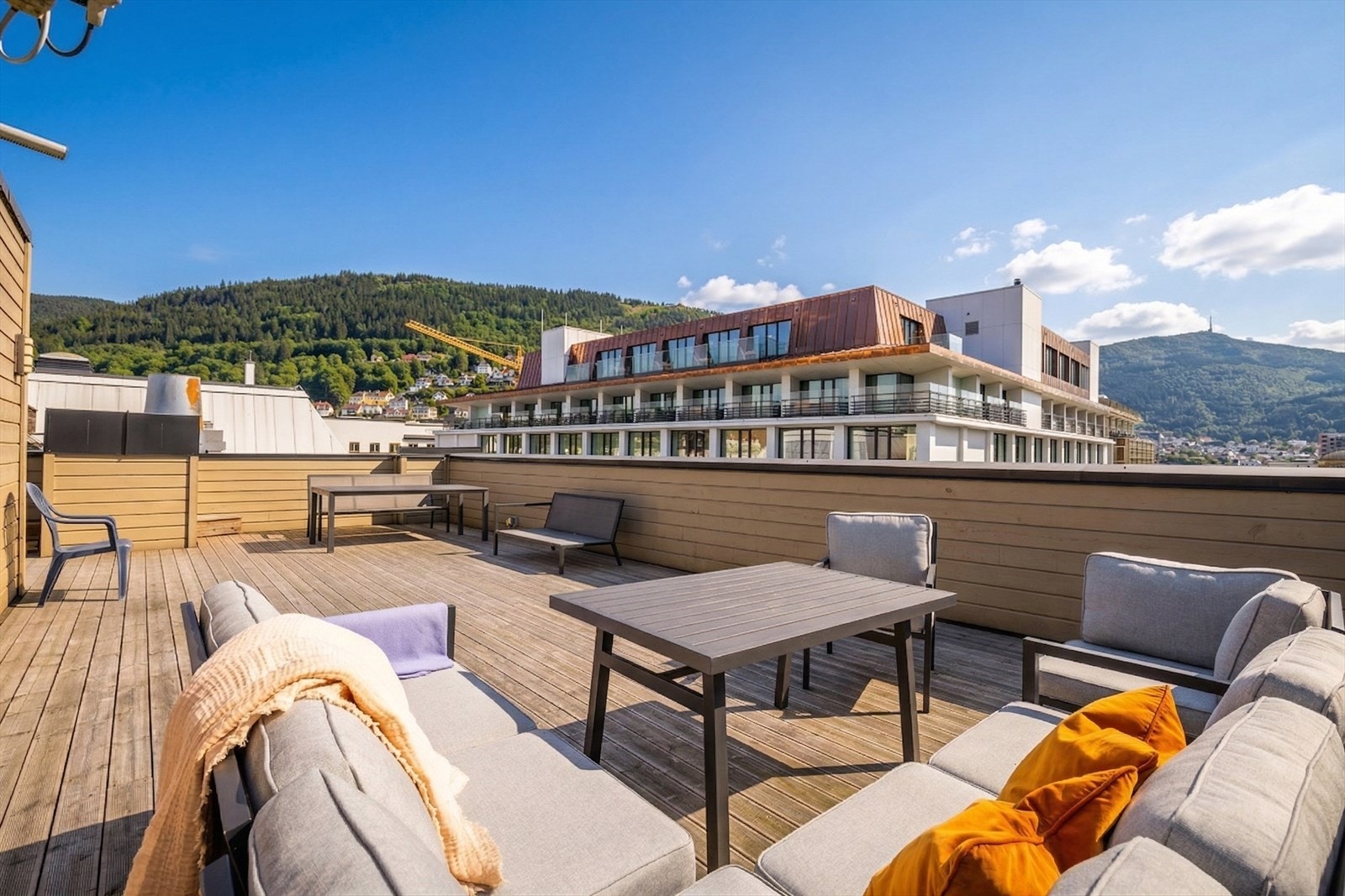 - Fantastisk felles takterrasse midt i smørøyet! - Galleribilde