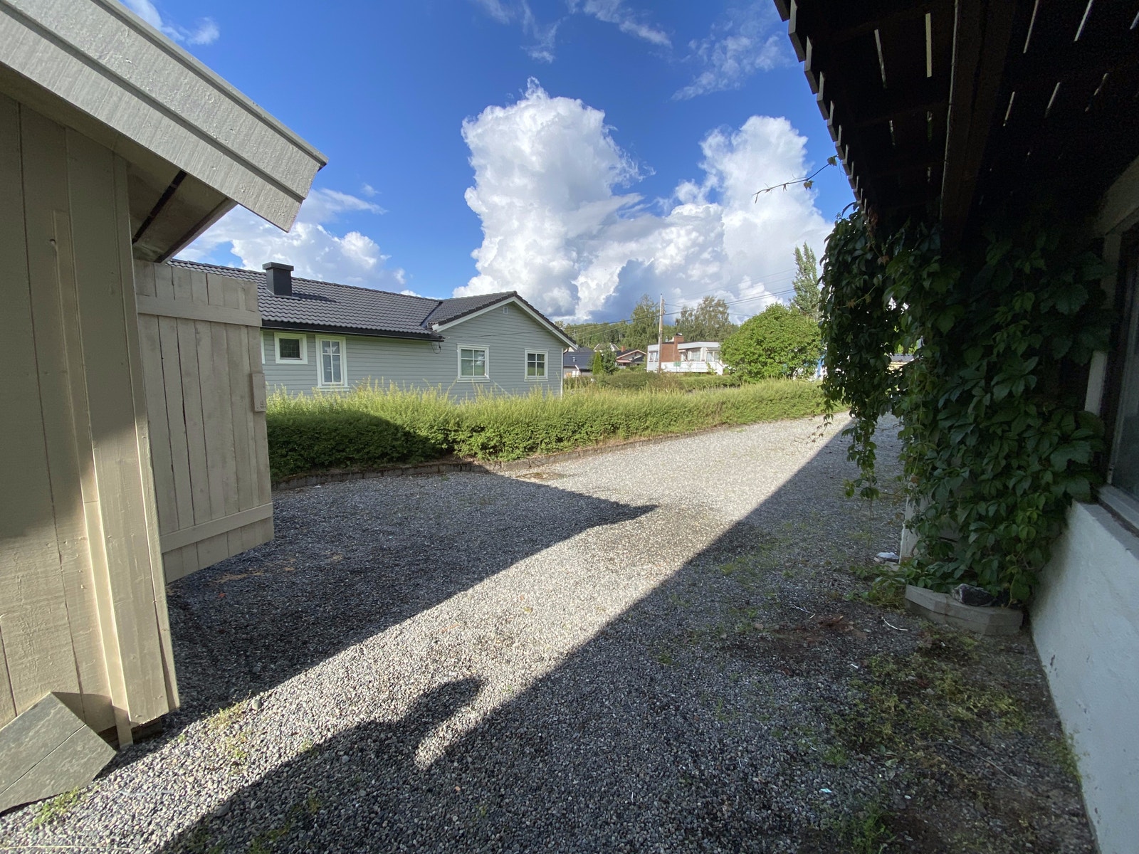 Gårdsplass / Parkering Galleribilde