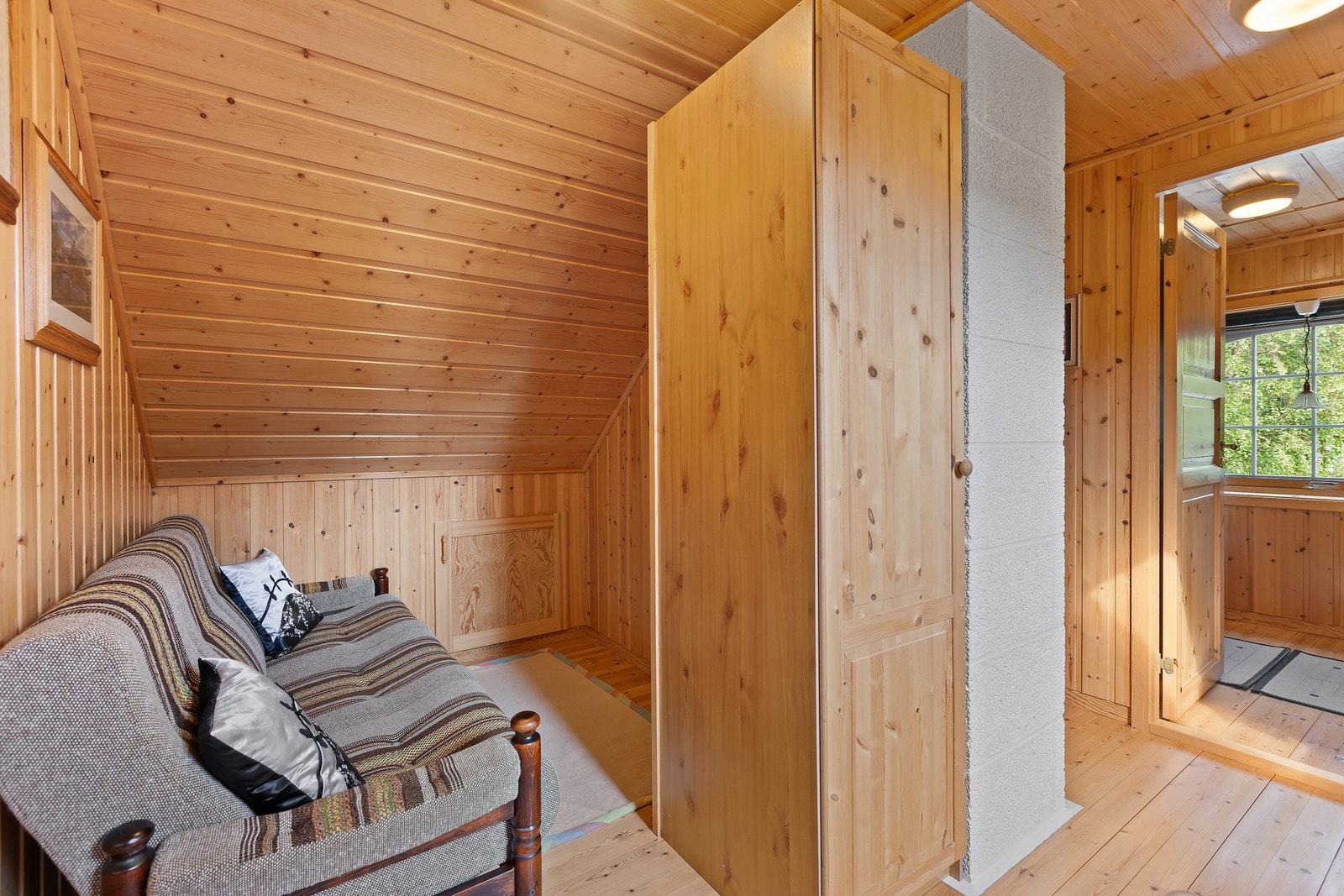 Del av loftstue Galleribilde