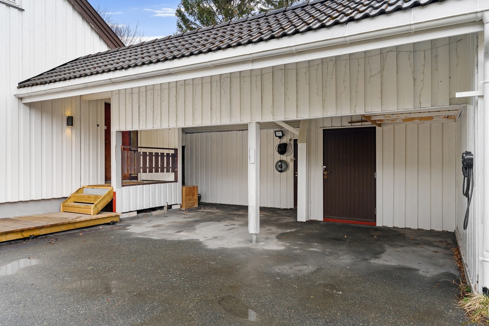 Carport og utvendig bod Galleribilde