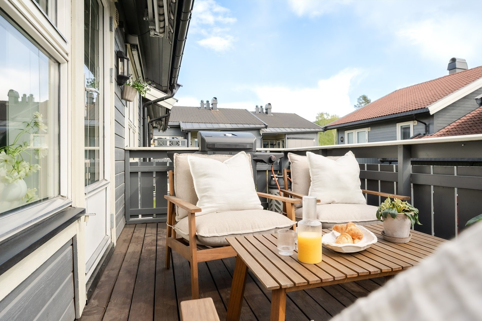 Balkongen utenfor stua Galleribilde