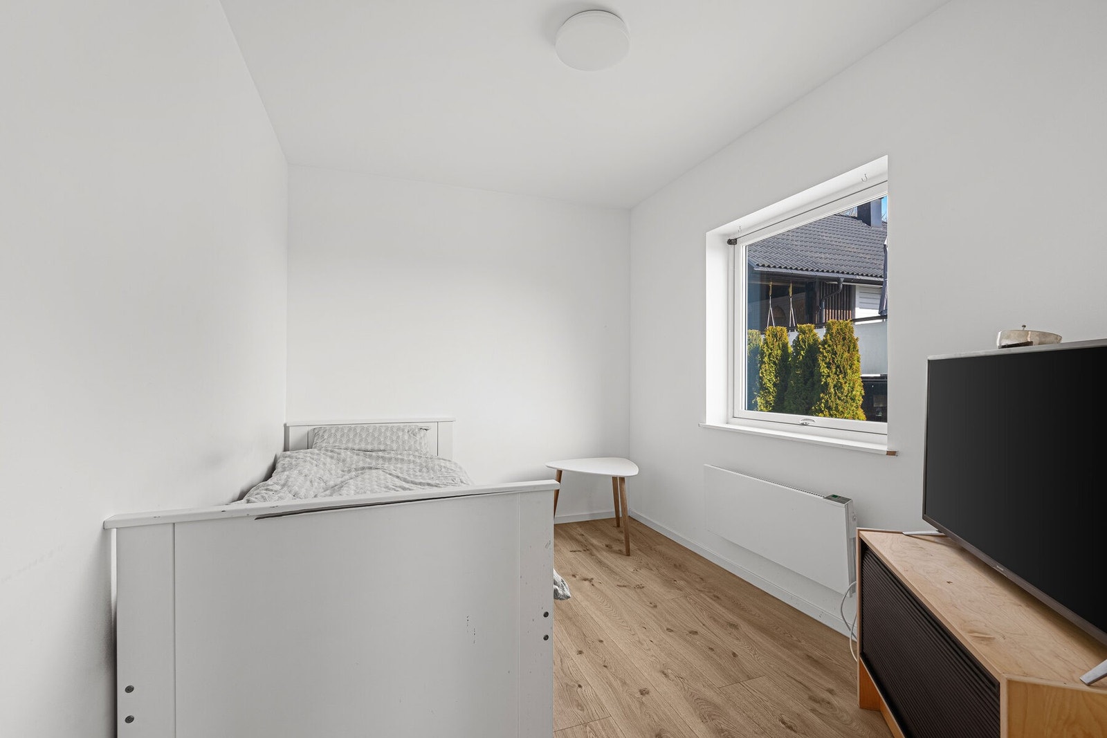 Soverommene fremstår som lyse og funksjonelle med gode møbleringsmuligheter Galleribilde