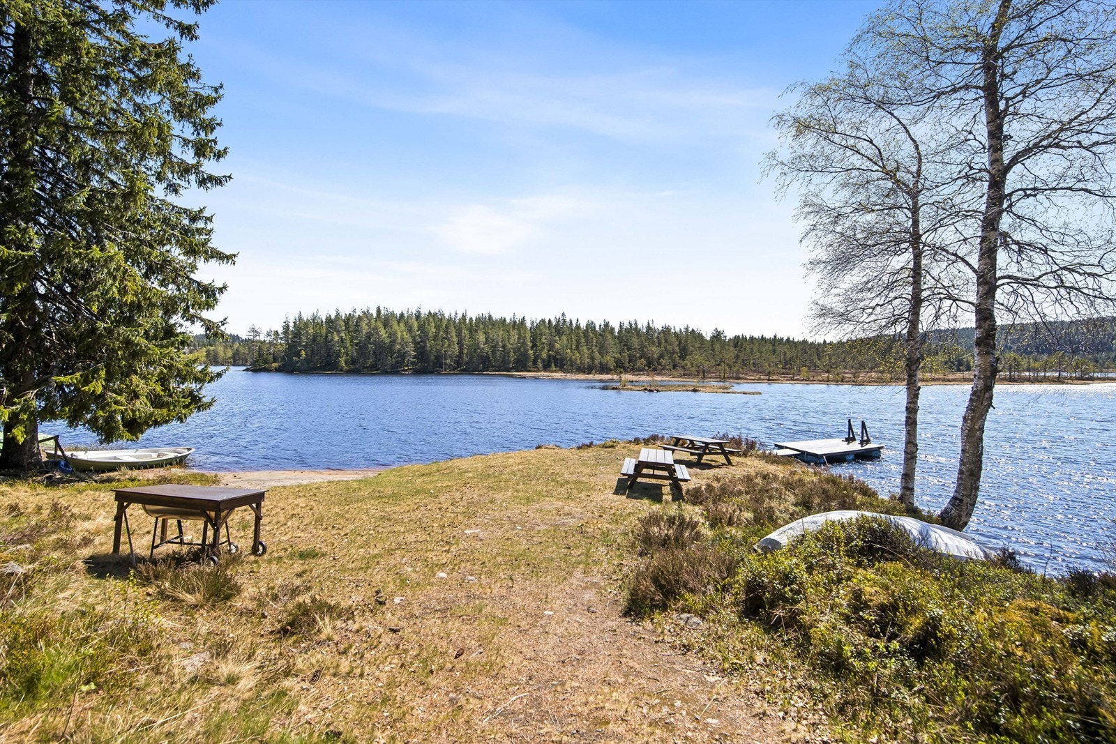 Den felles badeplassen ligger idyllisk til ved Breivann. Galleribilde