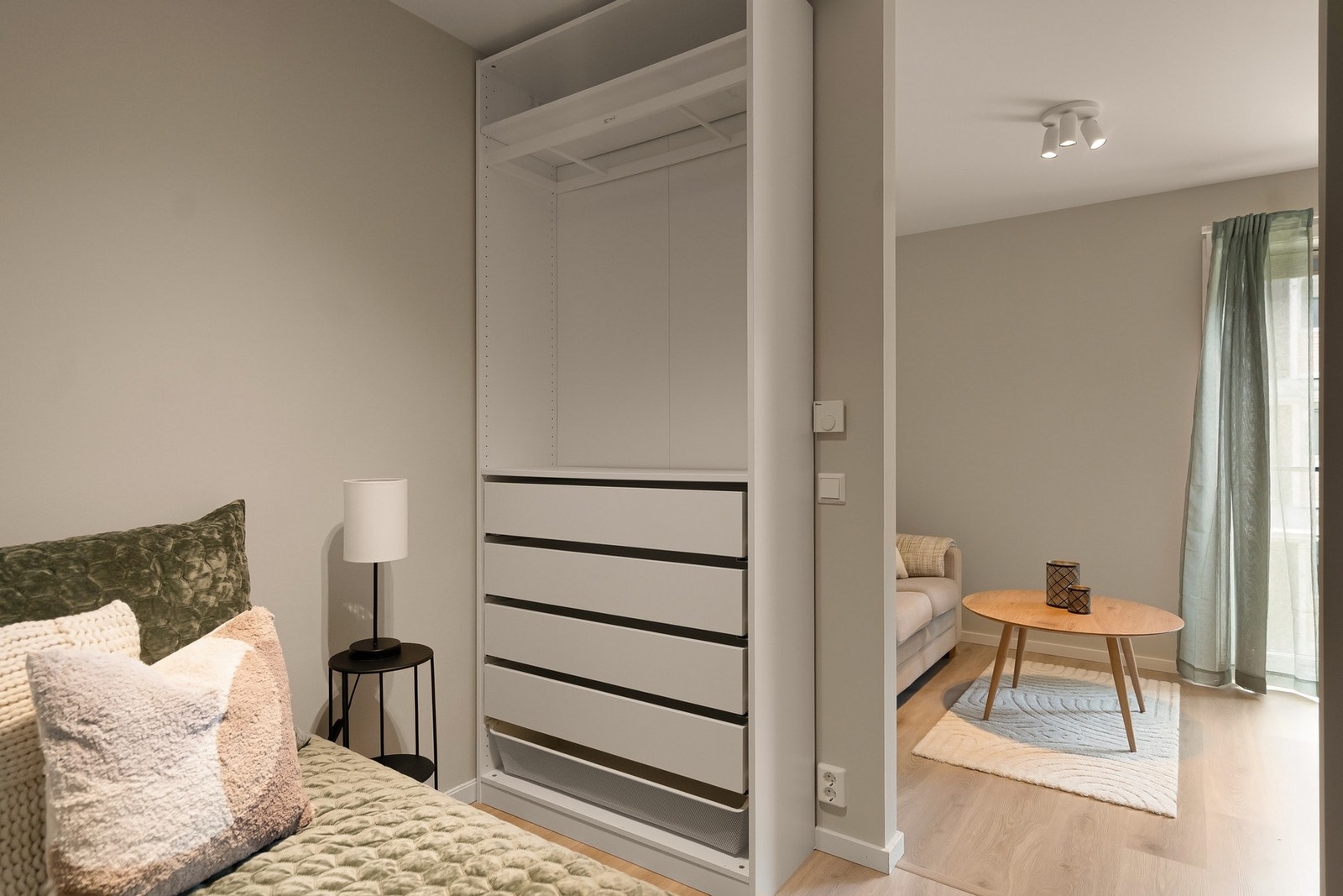 Plass til garderobeløsning. Galleribilde