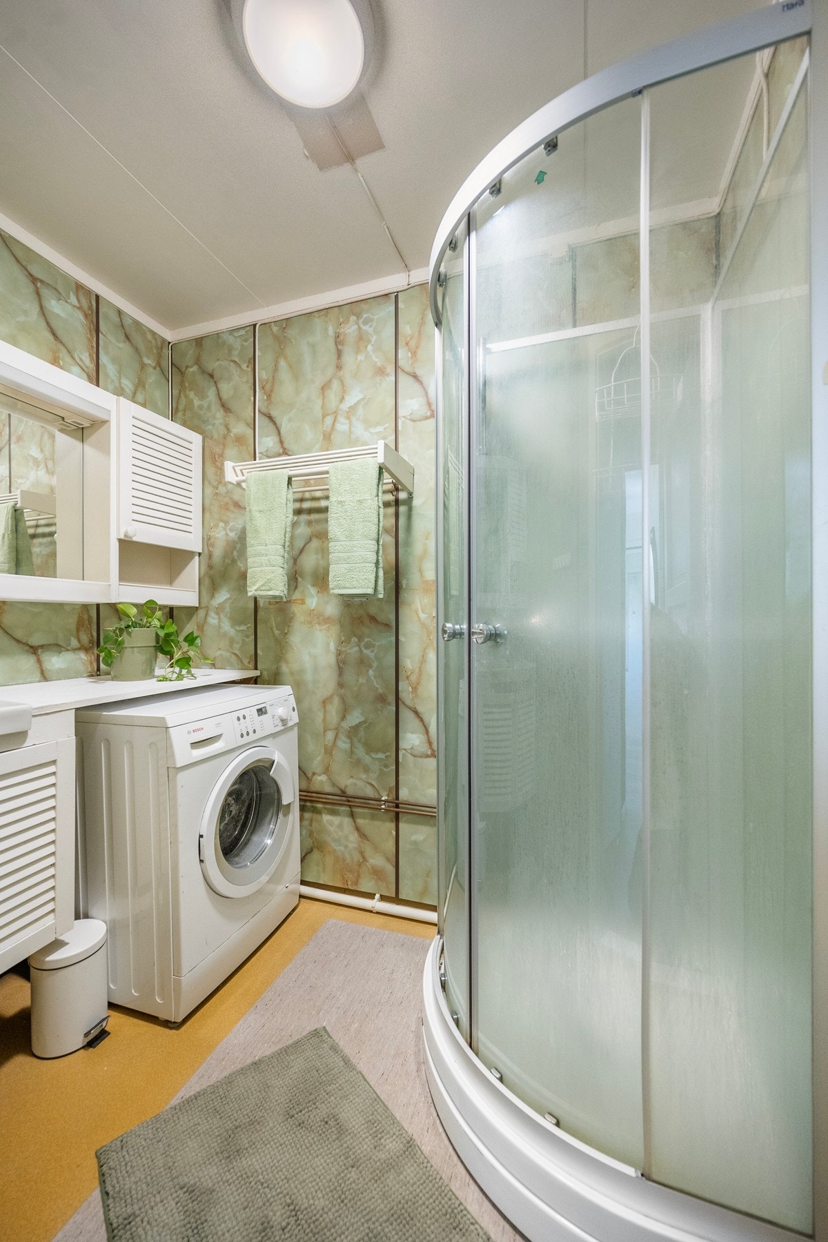 Badet er av eldre dato og oppussing må påregnes. Galleribilde