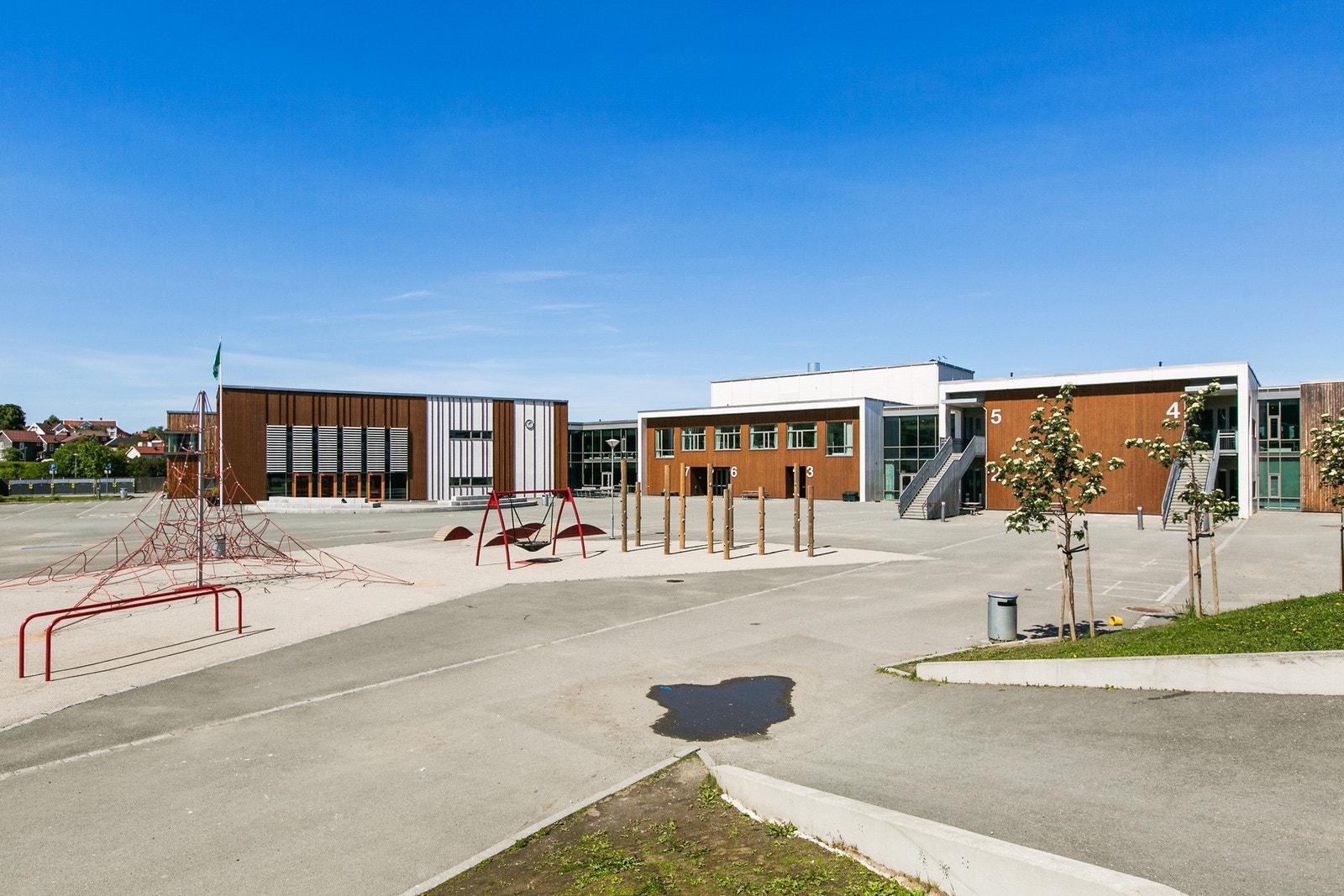 Ranheim skole ligger i bare noen minutters gangavstand fra boligen. Galleribilde