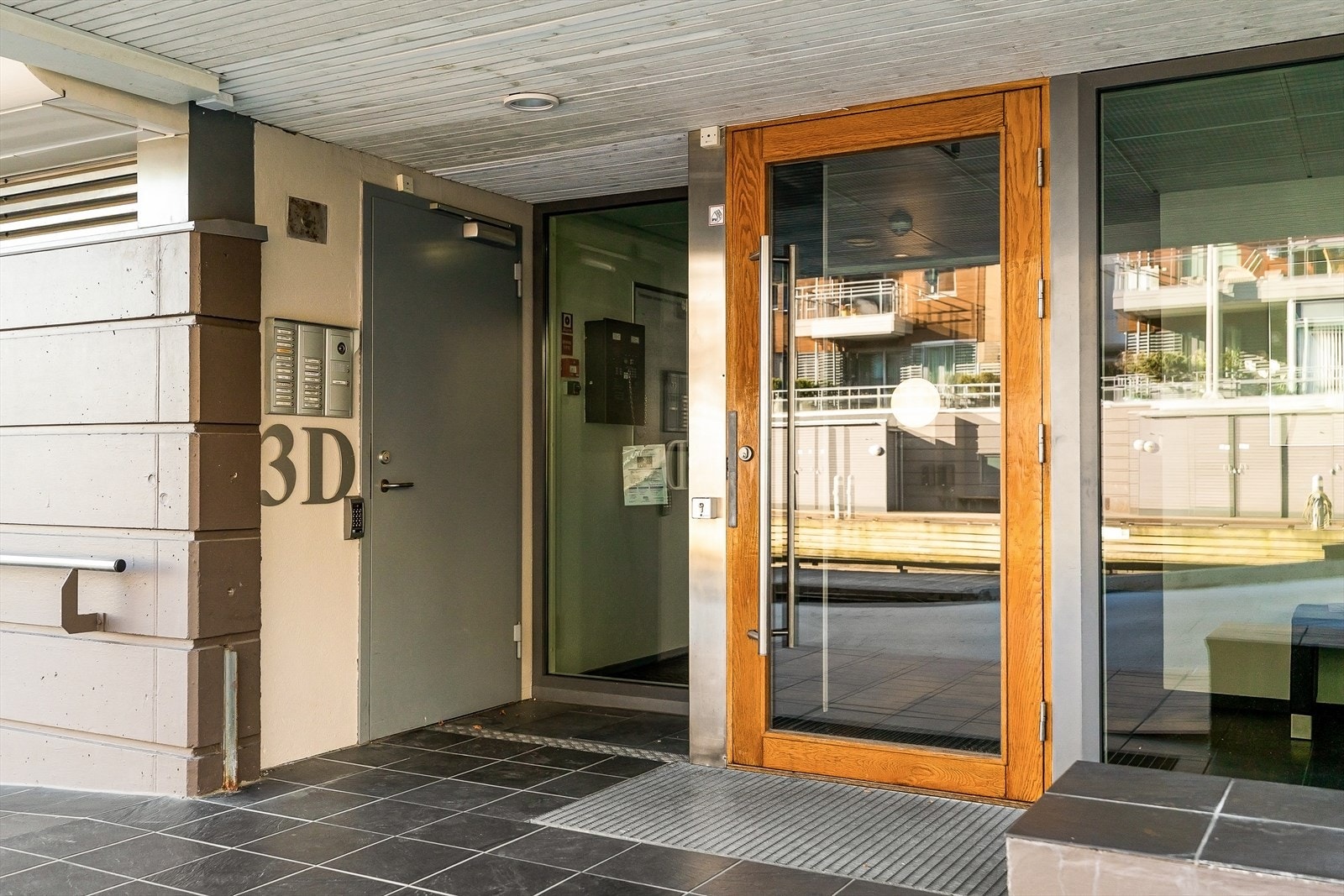 Velkommen til et eksklusivt leilighetskompleks tegnet av Niels Torp arkitekter. Galleribilde