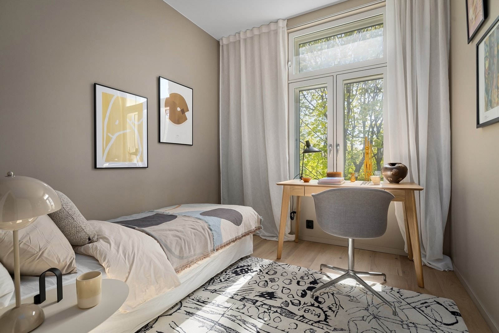 Det andre soverommet egner seg godt som barnerom, gjesterom eller kontor. Galleribilde
