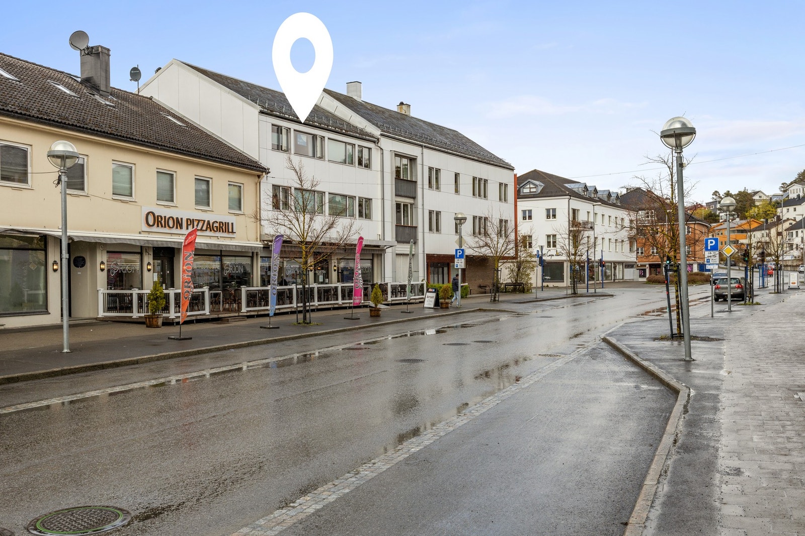 Sentral beliggenhet med gangavstand til skoler, universitet, sentrumsfasiliteter, restauranter, kjøpesenter, m. m. Galleribilde