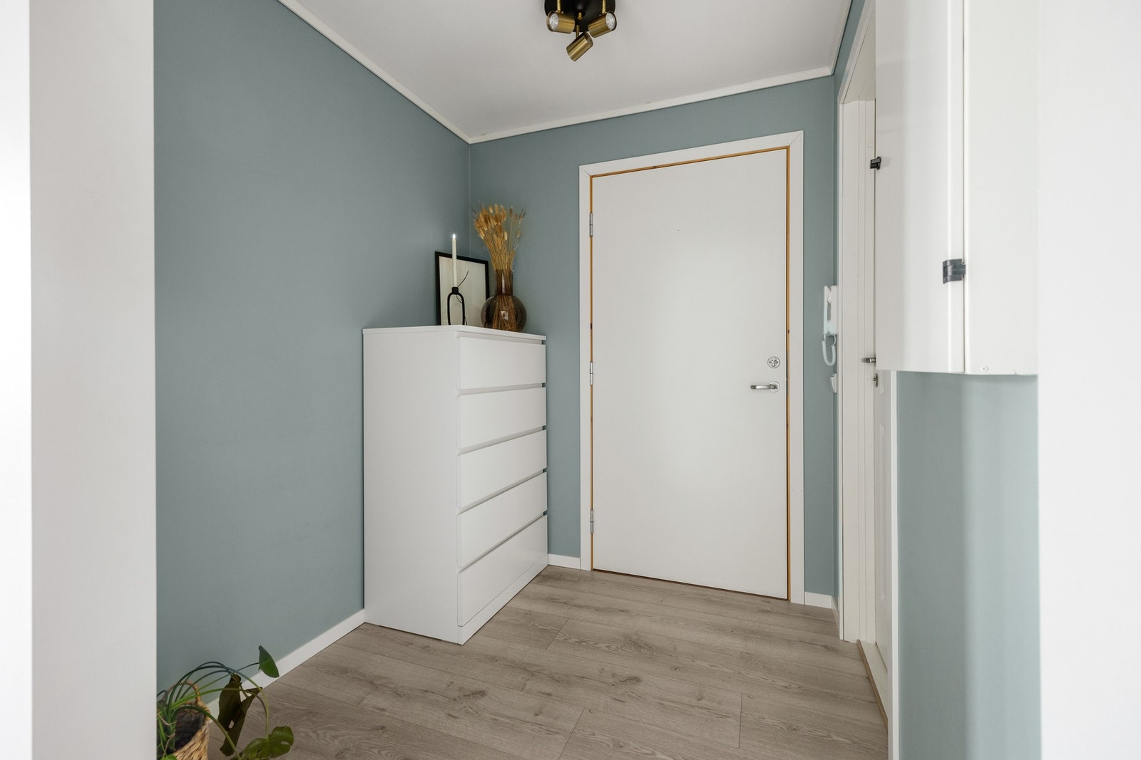Entré - 4 kvm. Galleribilde