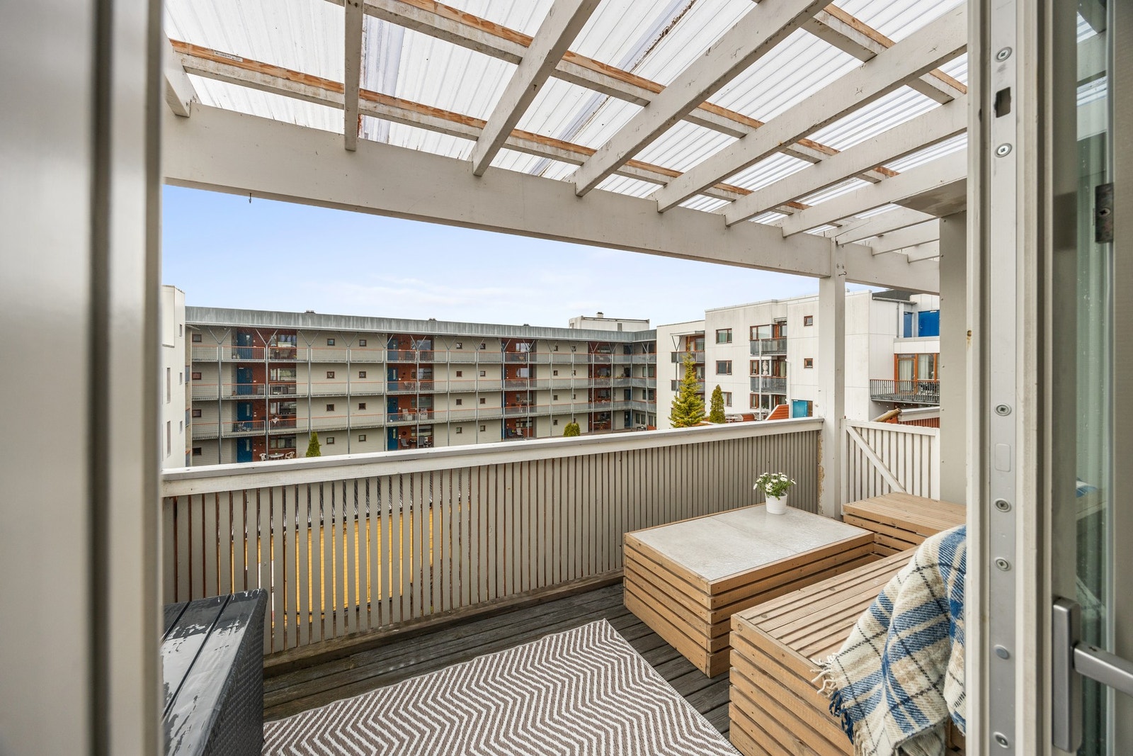 Utgang til overbygd terrasse Galleribilde