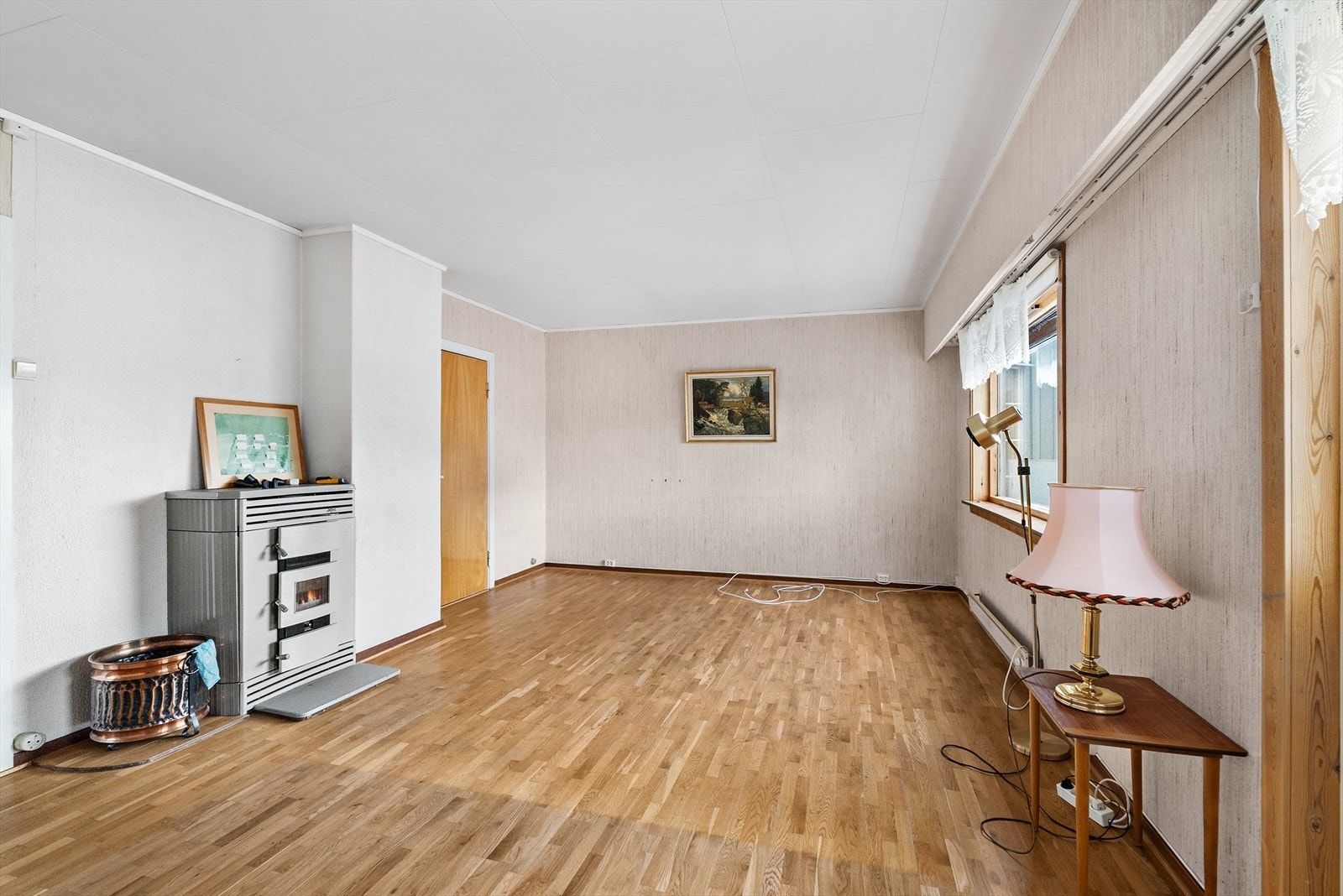 Rommet varmes også opp med en veggmontert varmepumpe. Galleribilde