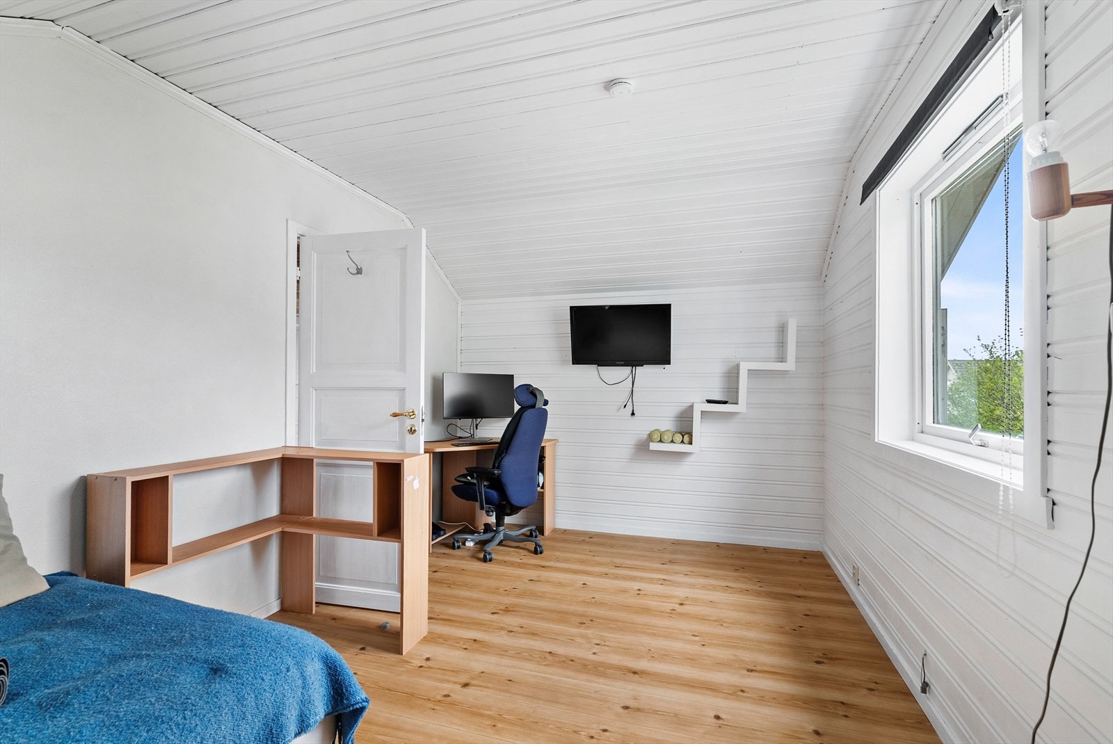 Soverom 3 byr også på plass for seng og garderobeløsninger. Galleribilde