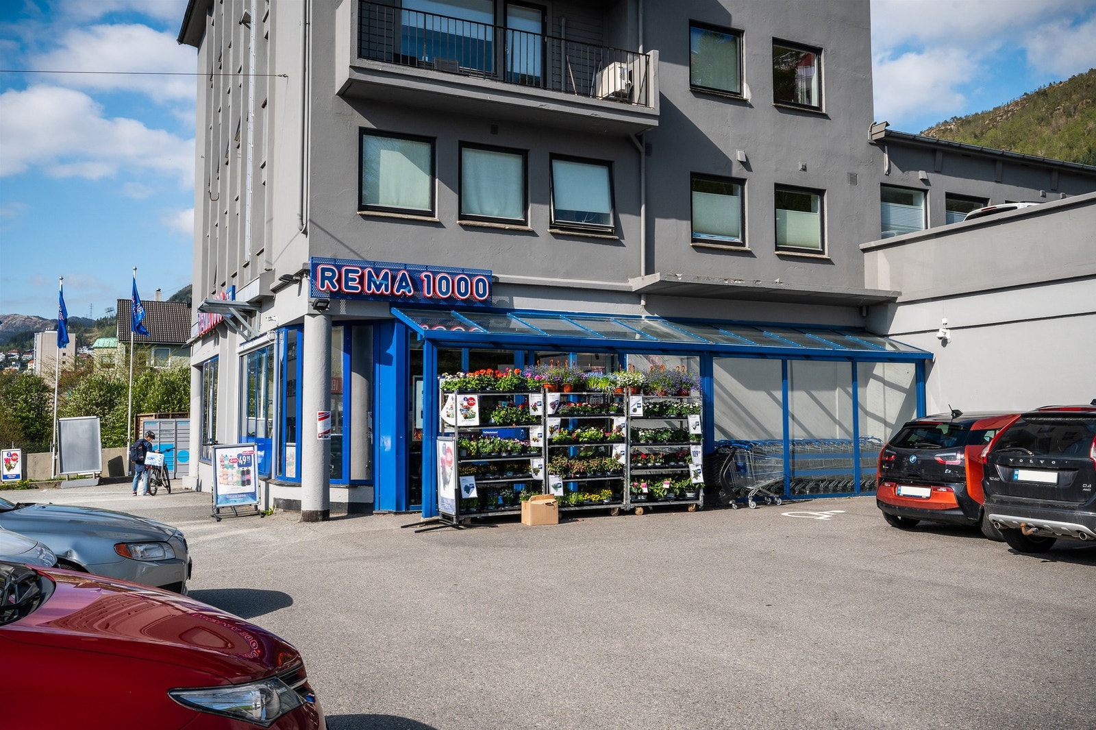 Rema1000 rett bort i gaten. Galleribilde