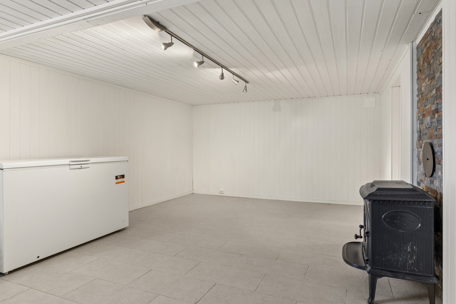Innredet rom i kjeller Galleribilde