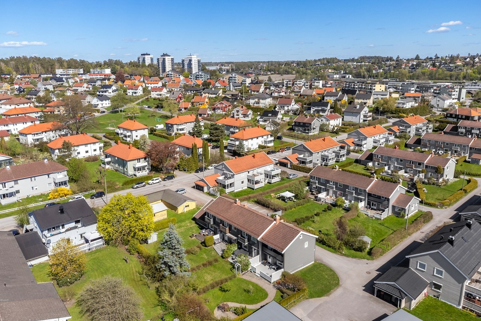 Beliggenheten gir enkel tilgang til både sentrum, togstasjon, kjøpesenter og den populære Tønsberg brygge, alt innen gang- og sykkelavstand. Galleribilde