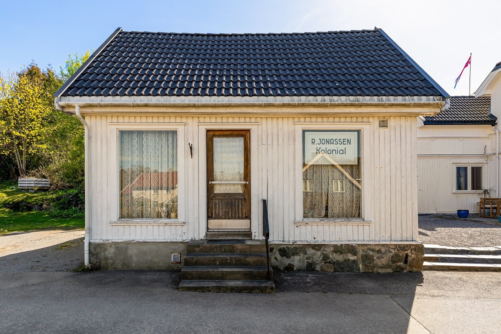 Bygningen er i svært dårlig stand og har et omfattende behov for utbedringer. Galleribilde