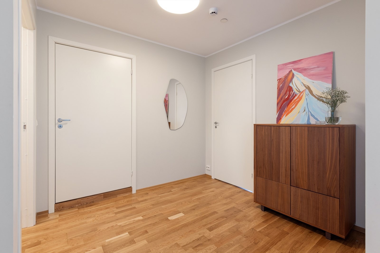 Her er det plass til PAX-skap og mer. Galleribilde