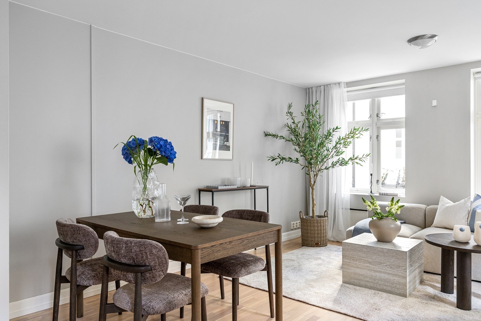 Her kan du nyte hyggelige måltider med venner og familie. Galleribilde