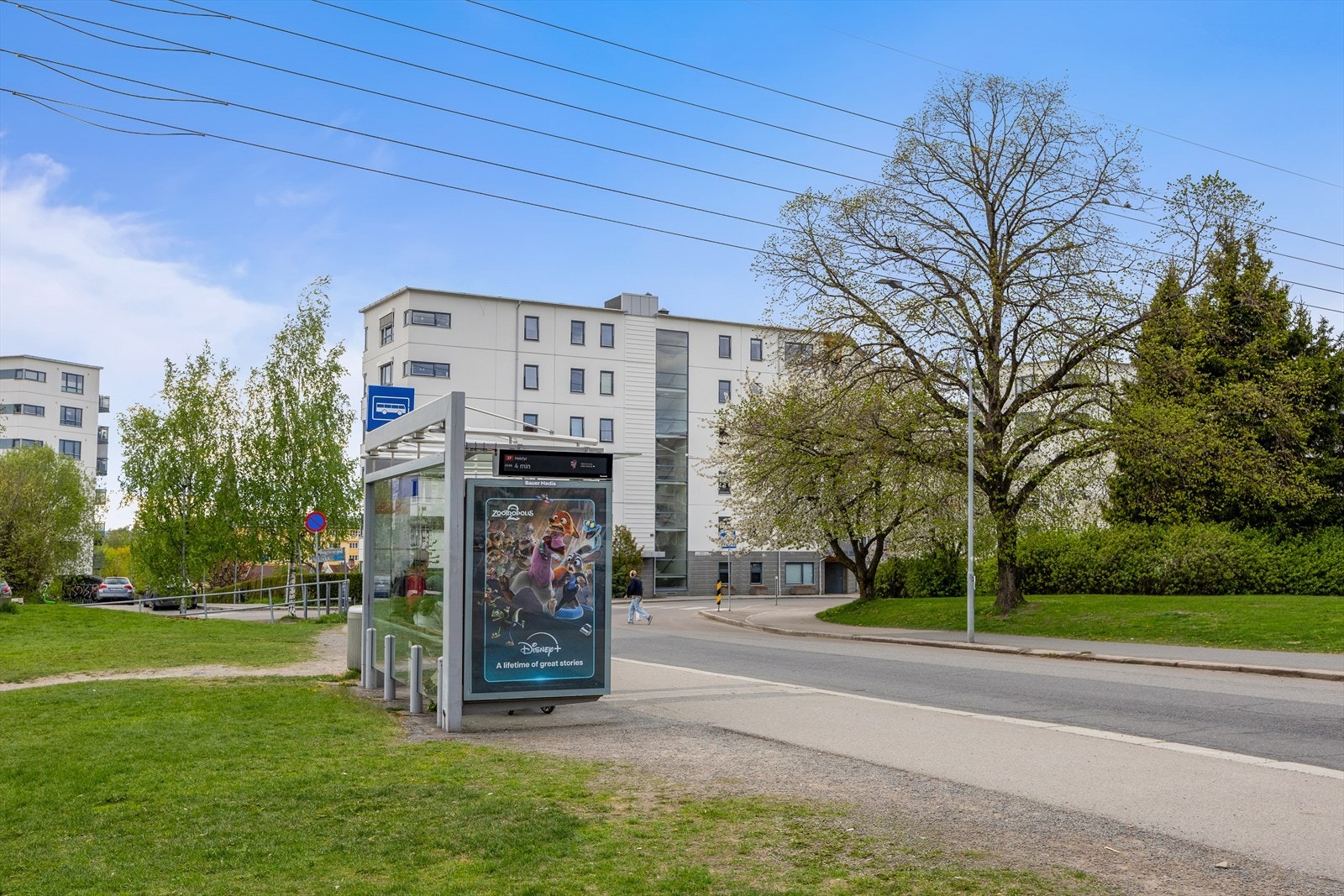 Nærmeste busstopp er Etterstad vest, kun ett minutt unna, med hyppige avganger for linje 37. Galleribilde