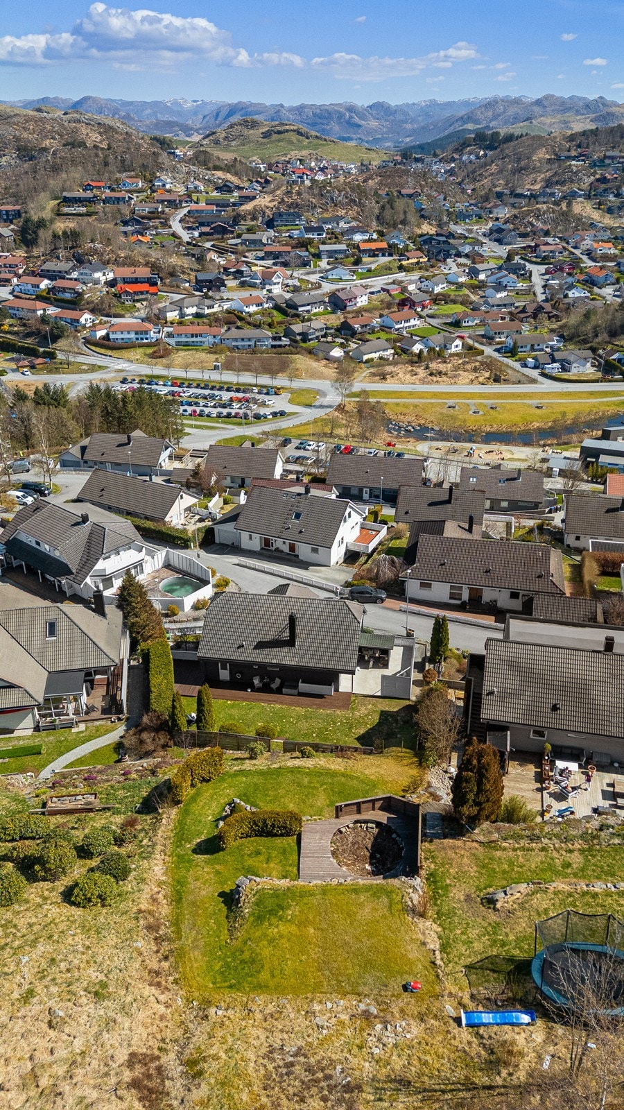 Sentralt, stille og meget attraktivt boområde. Galleribilde