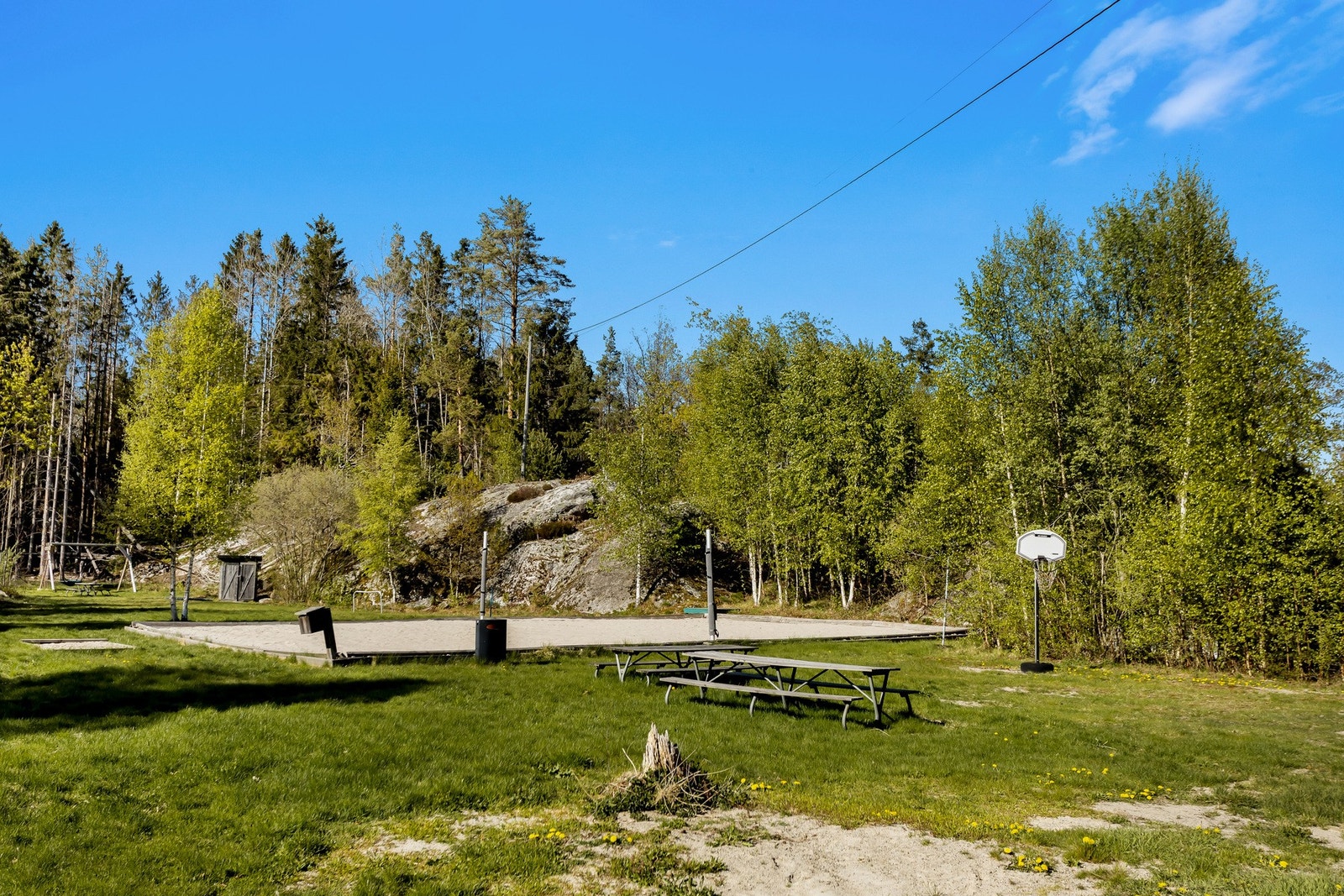 Her er det tilrettelagte, barnevennlige fellesområder med sandstrand, stupebrett, brygge, sandvolleyballbane og gode lekemuligheter. Galleribilde
