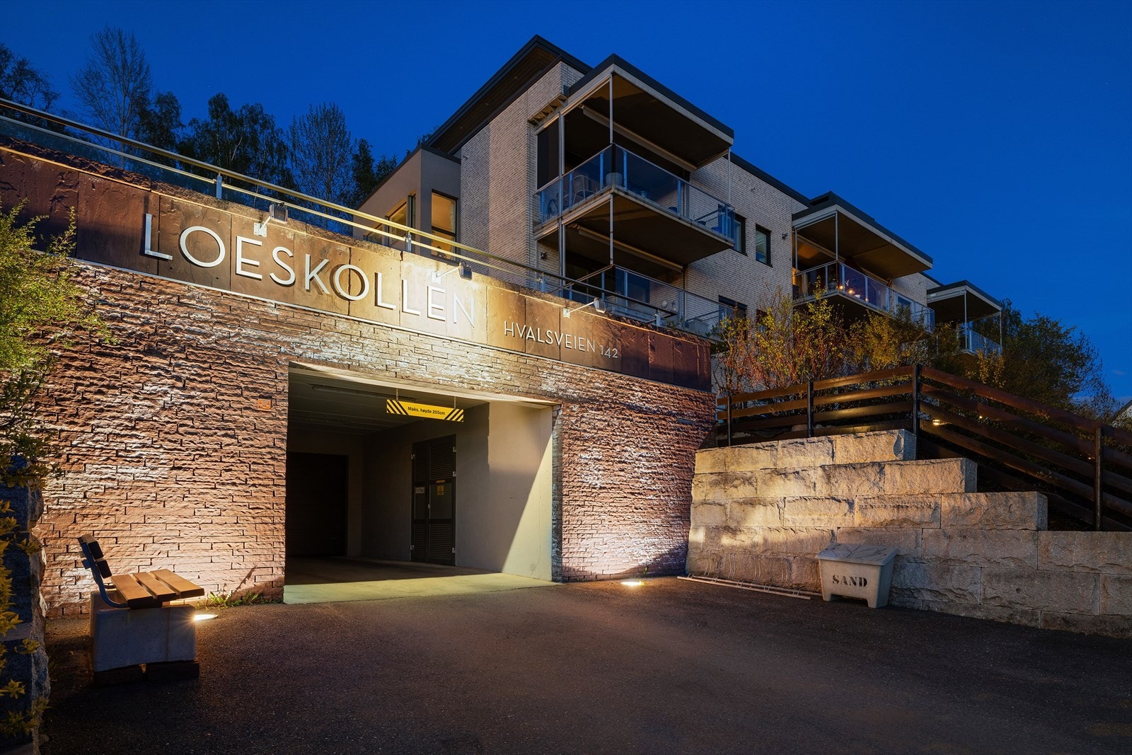 Loeskollen er et moderne leilighetsbygg med en flott, opplyst adkomst. Galleribilde