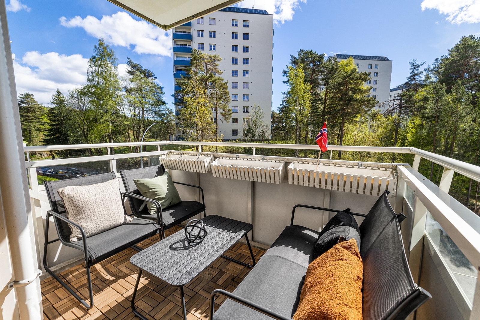 Høyt og fritt med lite innsyn. Galleribilde