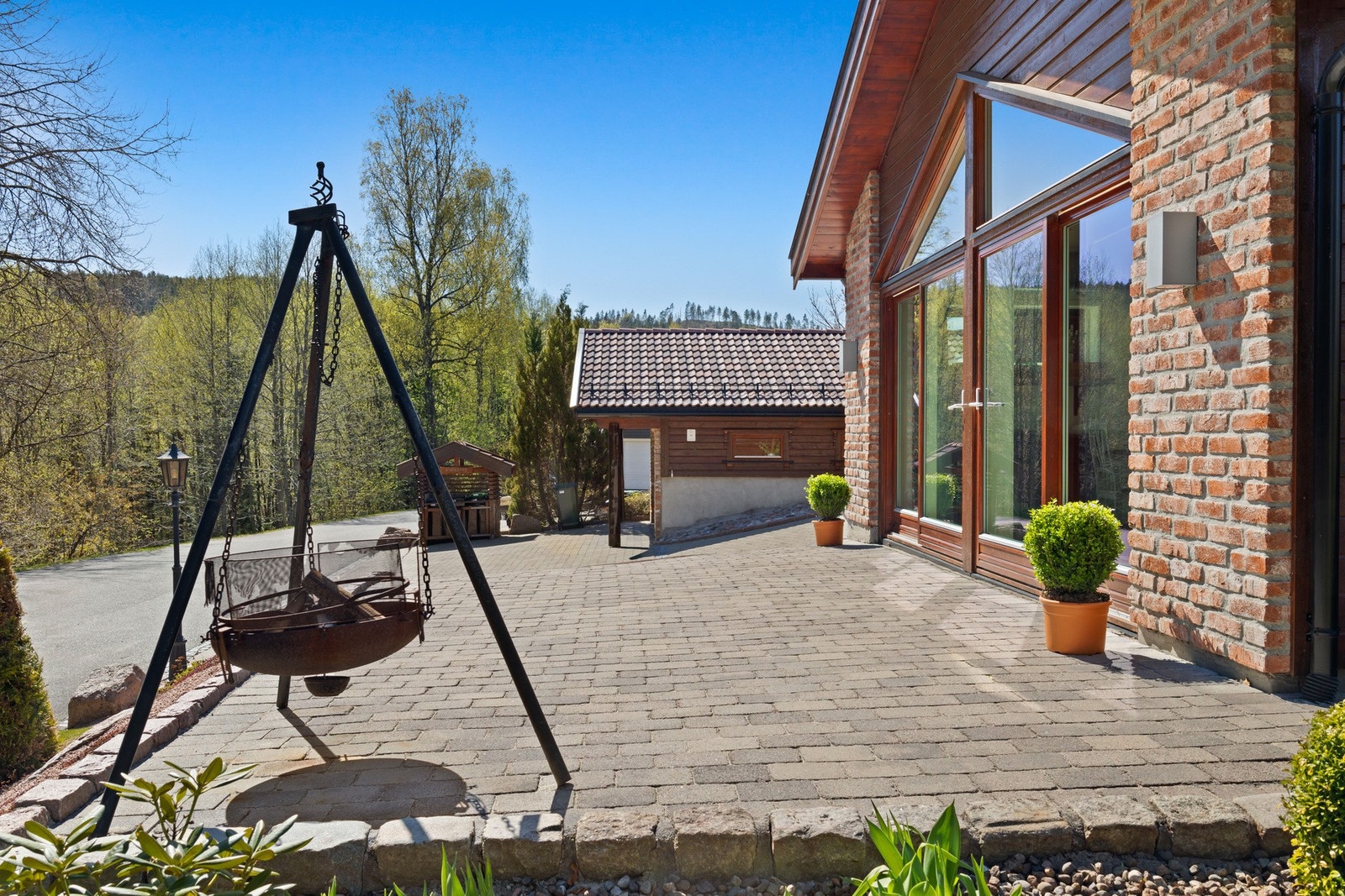 Utenfor tillbygg / sekundædelen Galleribilde