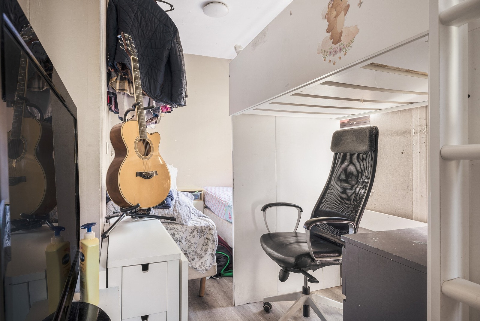Begge soverommene med god plass til innredning av seng og garderobe. Galleribilde