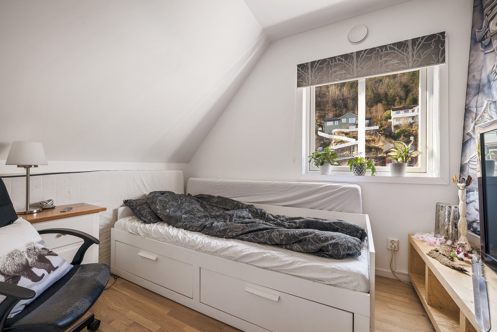 Det er innredet med 2 soverom i denne etasjen. Galleribilde