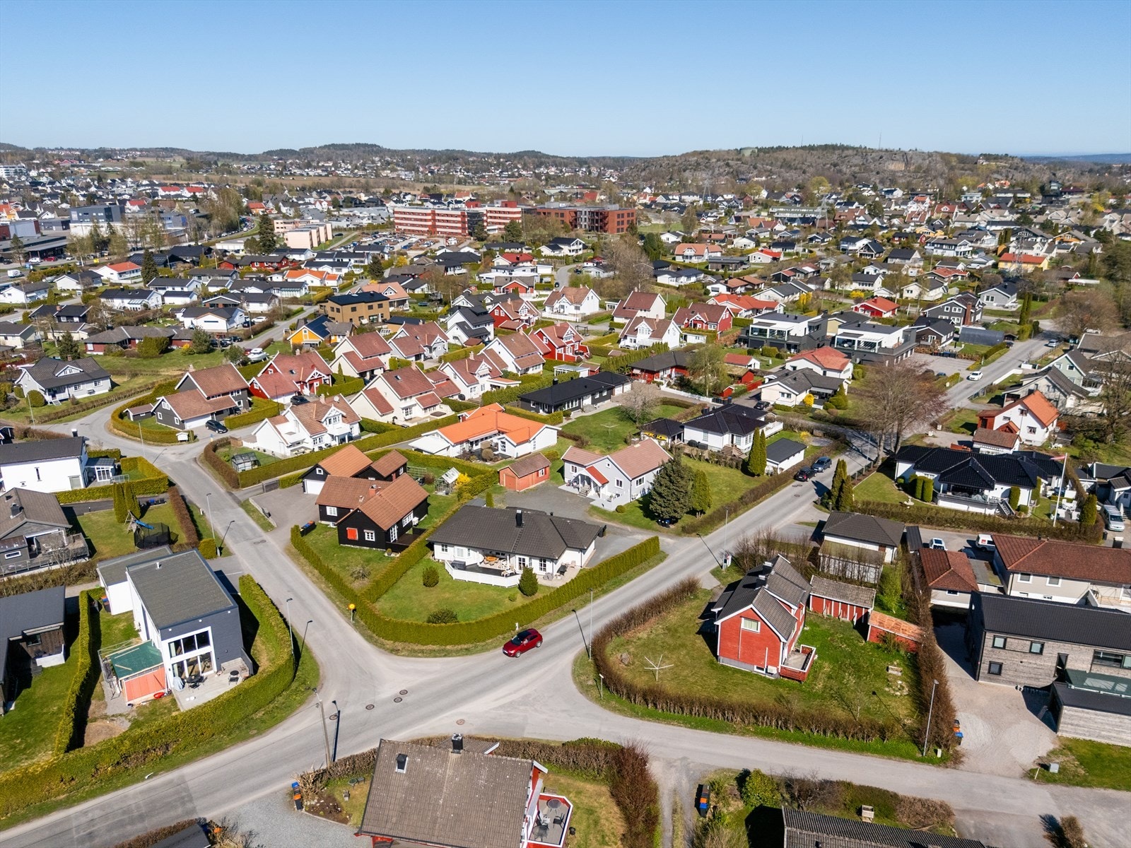 Nabolaget preges av eneboliger og rolige gater. Galleribilde