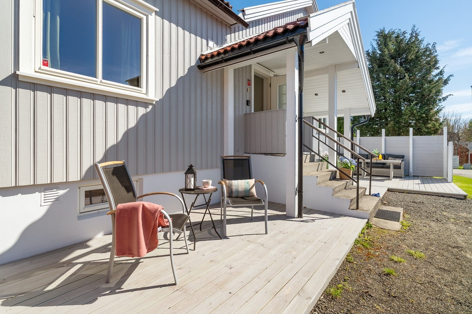Totalt har eiendommen et terrasse- og balkongareal på 59 m², fordelt på flere plattinger. Galleribilde