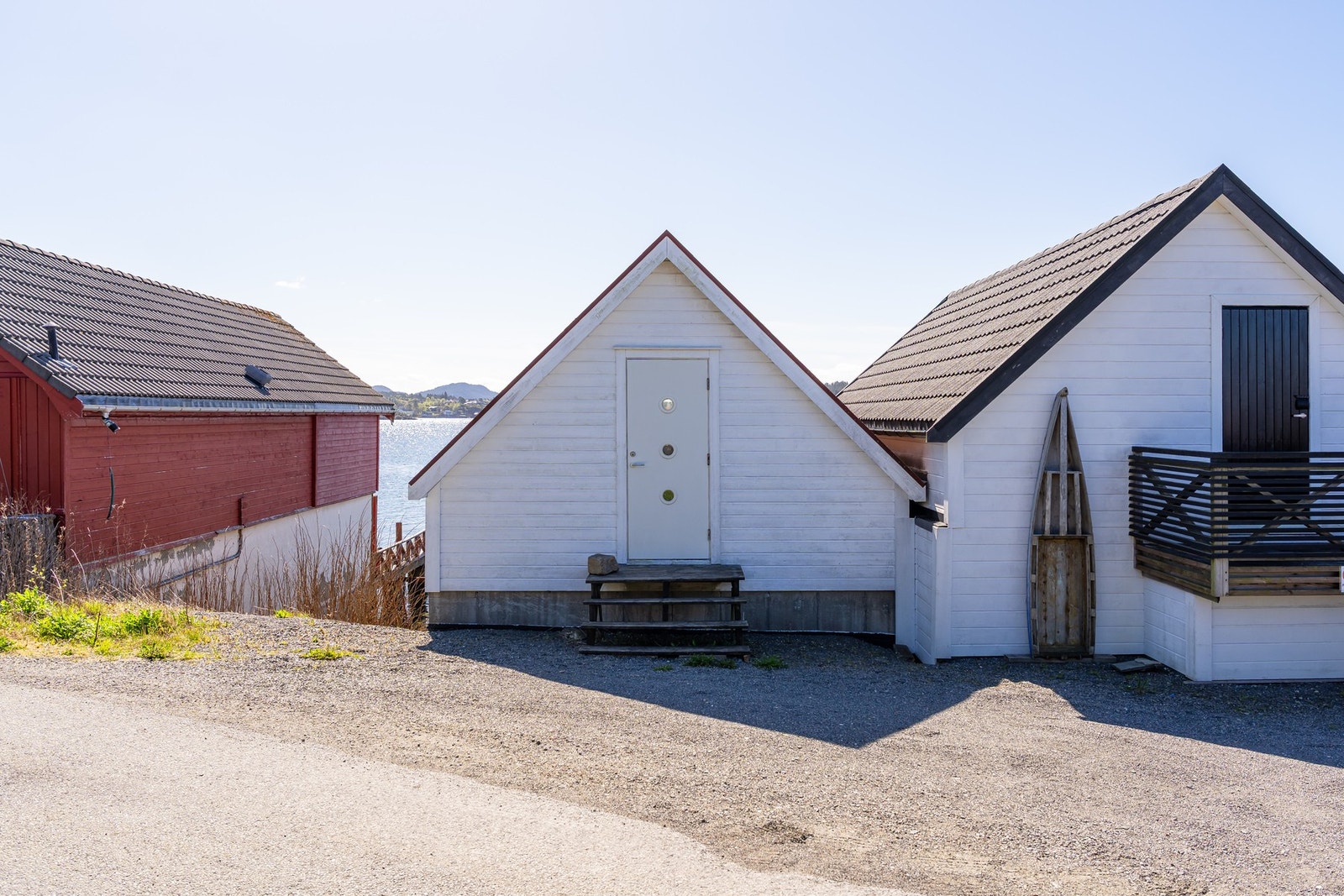 Dette er et område som egner seg svært godt for fritidsbolig eller naust, med nærhet til sjø, gode solforhold og en avslappende atmosfære. Galleribilde