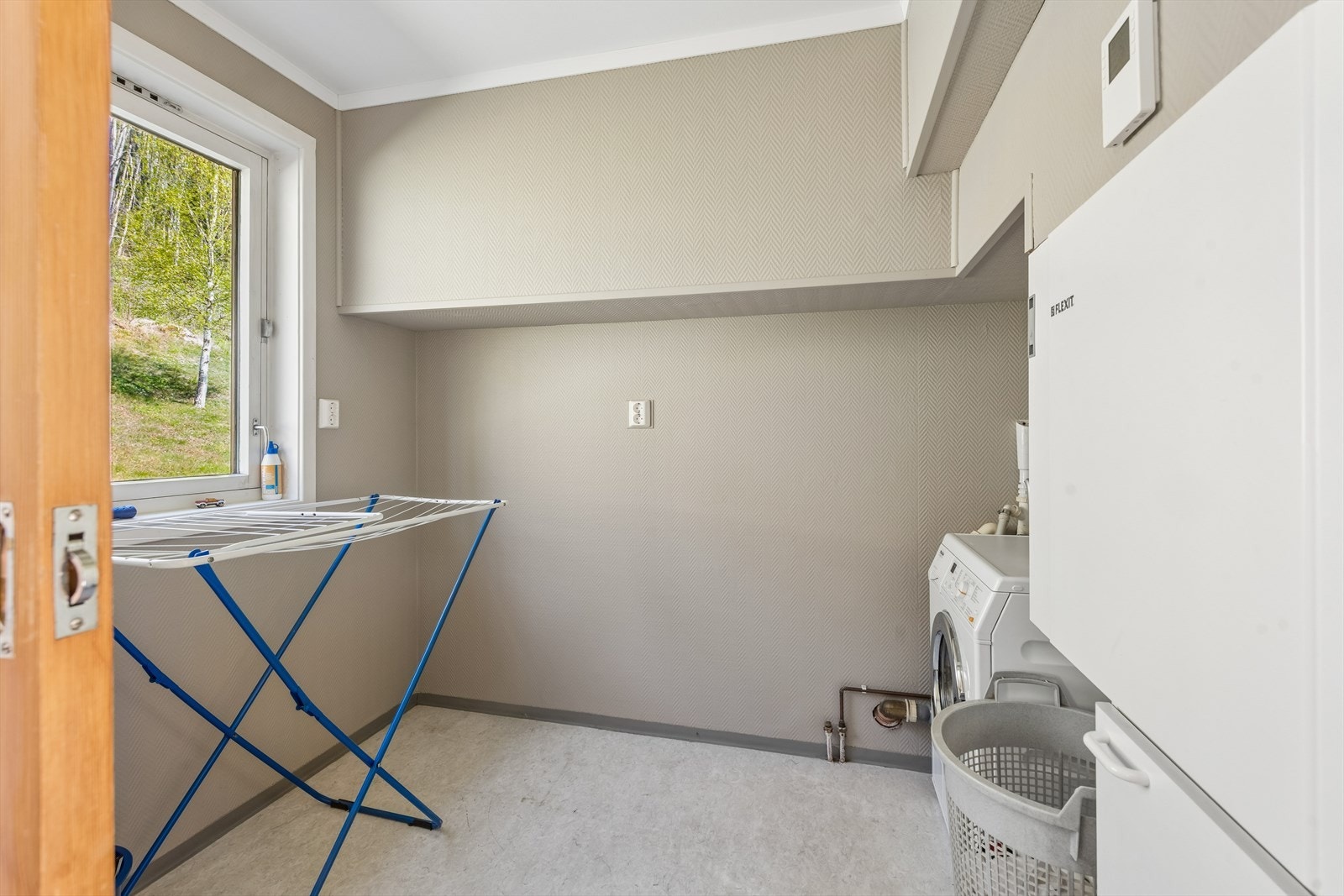 Praktisk vaskerom som også inneholder Flexit ventilasjonsanlegg (nytt i 2020) Galleribilde