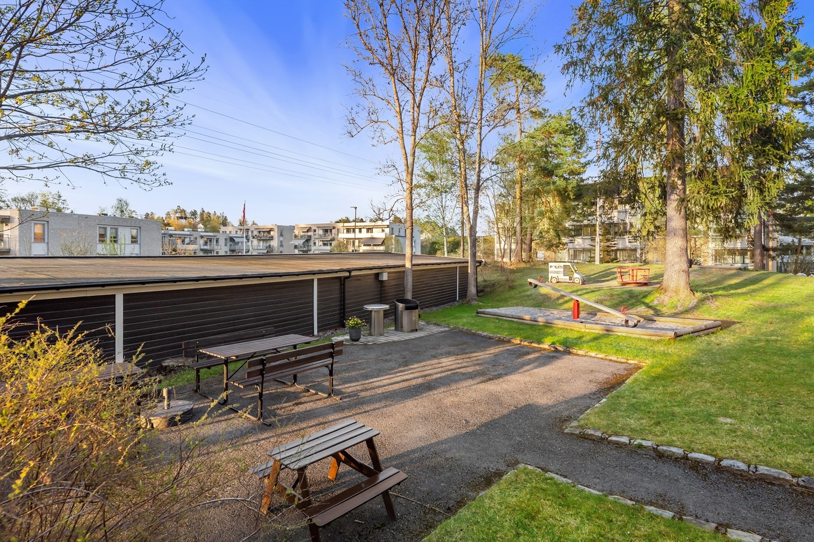 Det er opprettet flere hyggelige møteplasser og lekeplasser på fellesarealene. Galleribilde
