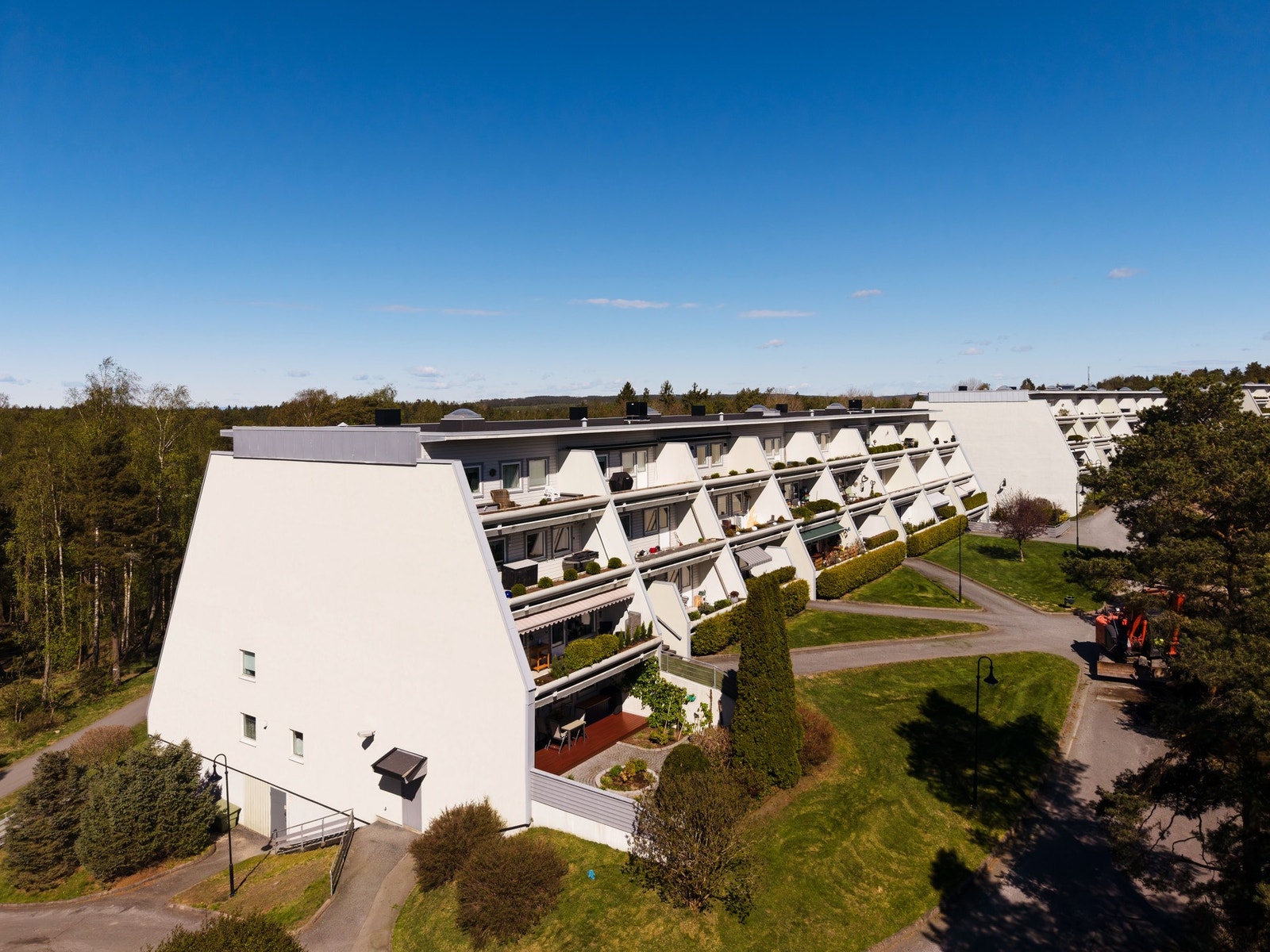Enkel adkomst fra garasjen enten fra utsiden eller innvendig via trappehus Galleribilde