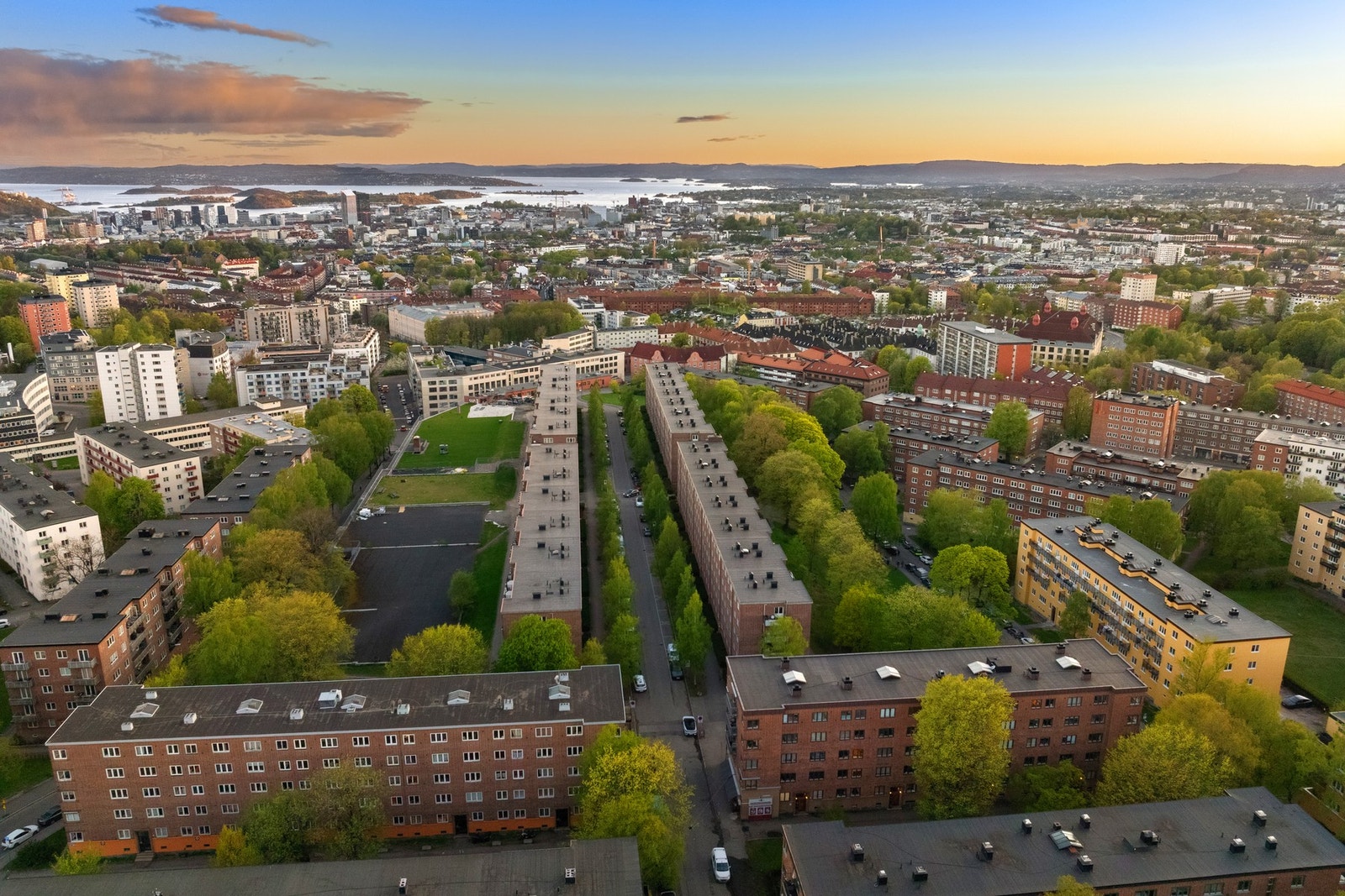 Her bor man sentralt til med "alt" av fasiliteter innen kort gange. Galleribilde