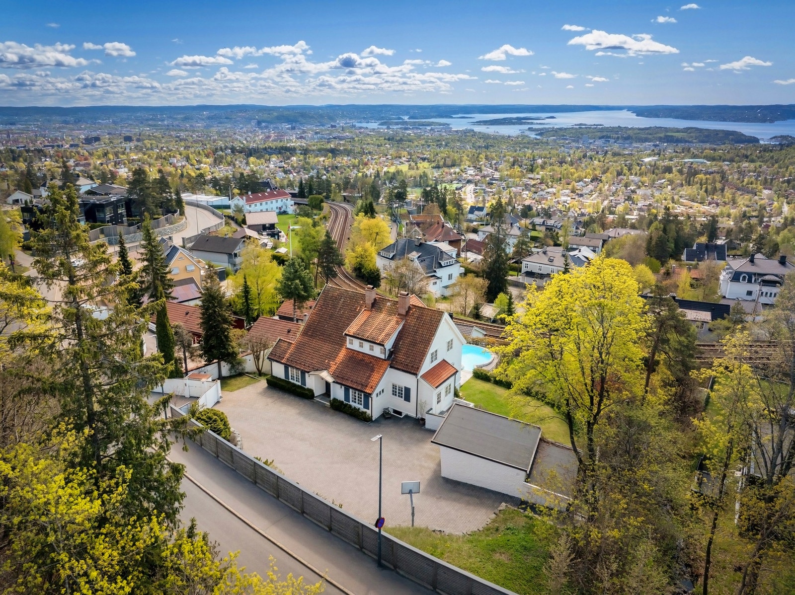 Oversiktsfoto Holmenkollveien 110 E. Galleribilde