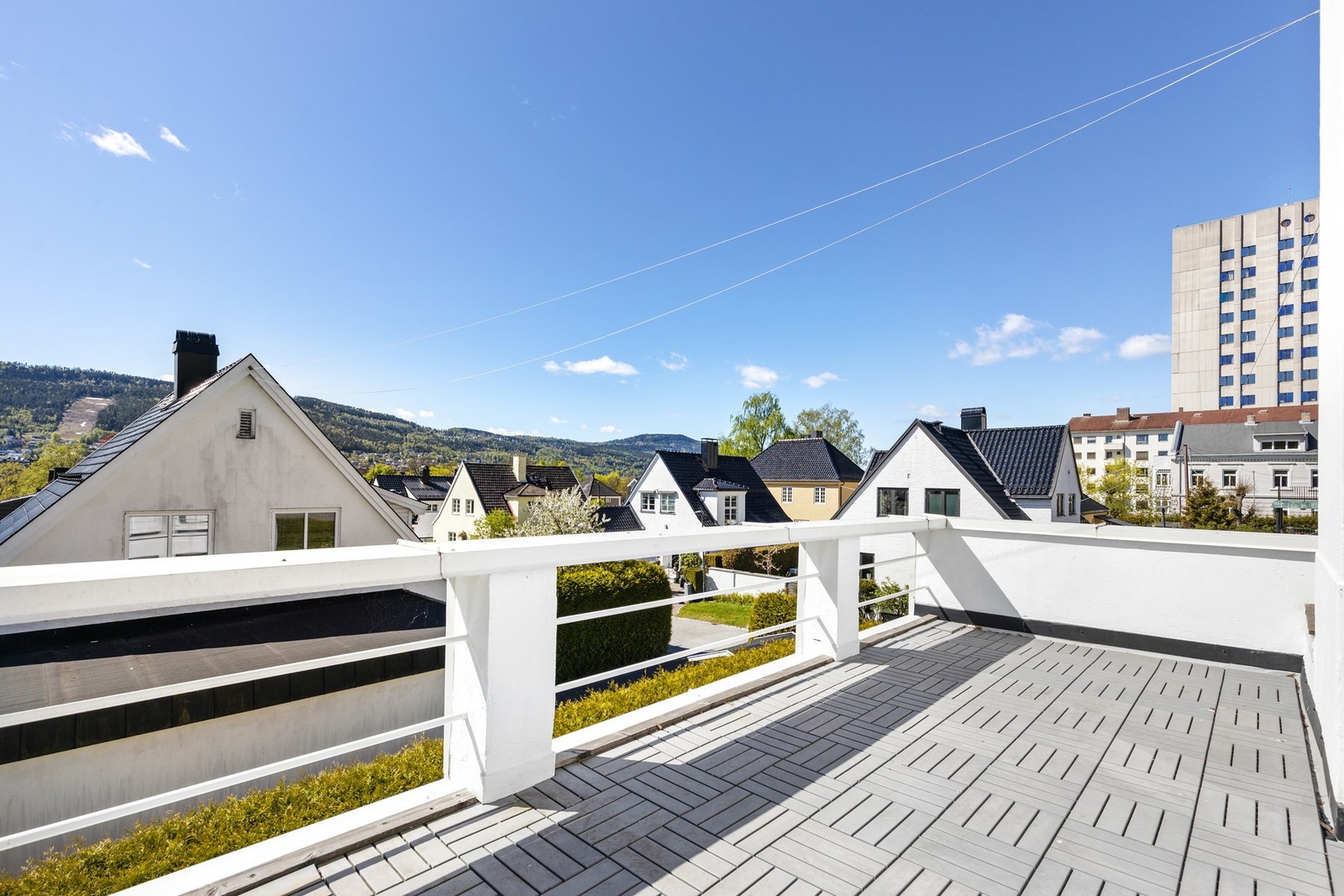 Hyggelig utsyn over nabolaget Galleribilde