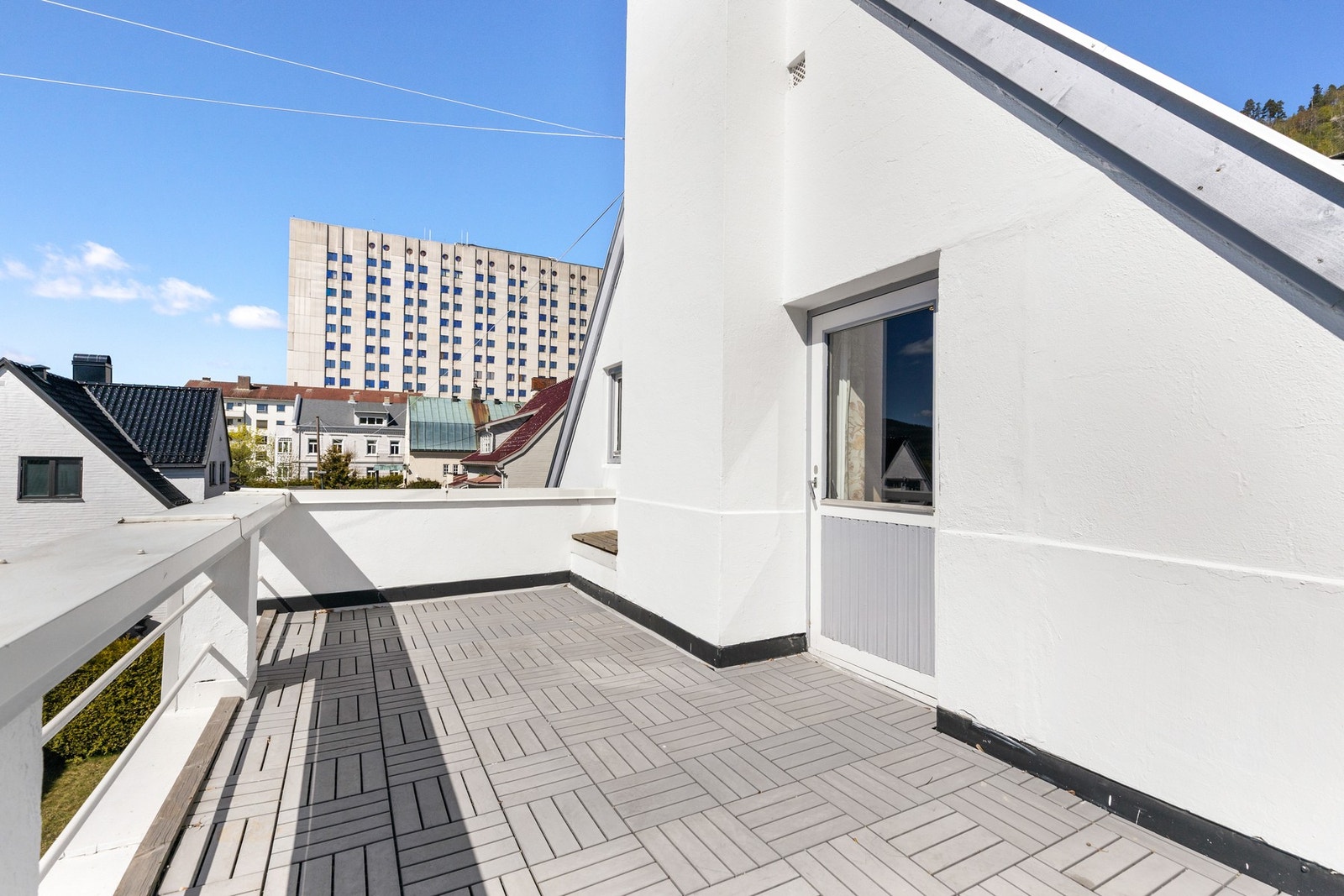 Fra hovedsoverommet er det utgang til sydvendt terrasse Galleribilde