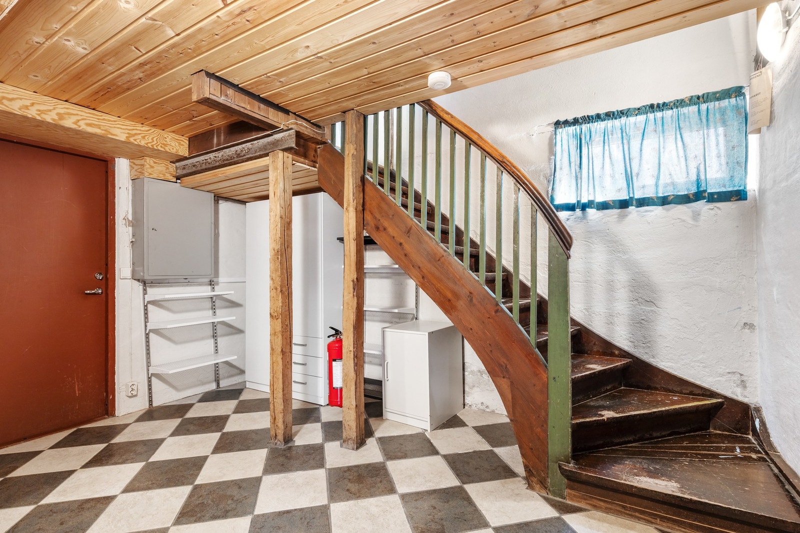Trapperom/gang Galleribilde